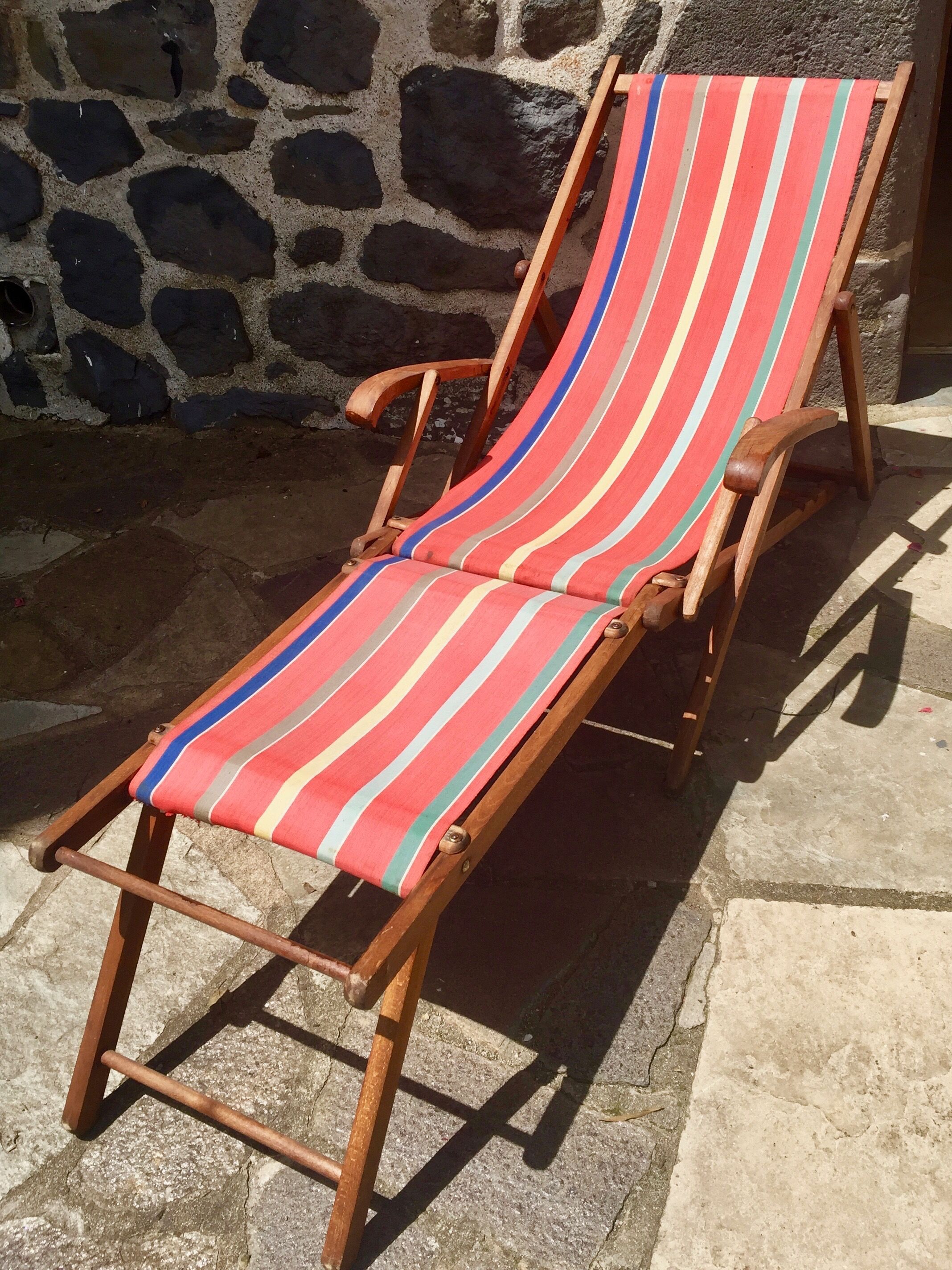 Deckchair convertible into a sun lounger
