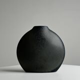 Porcelain vase by Benoît Montreau