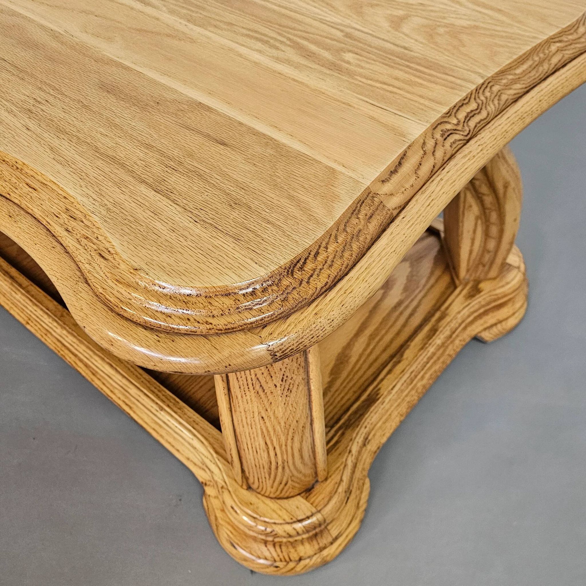 Table basse française en chêne massif des années 1970