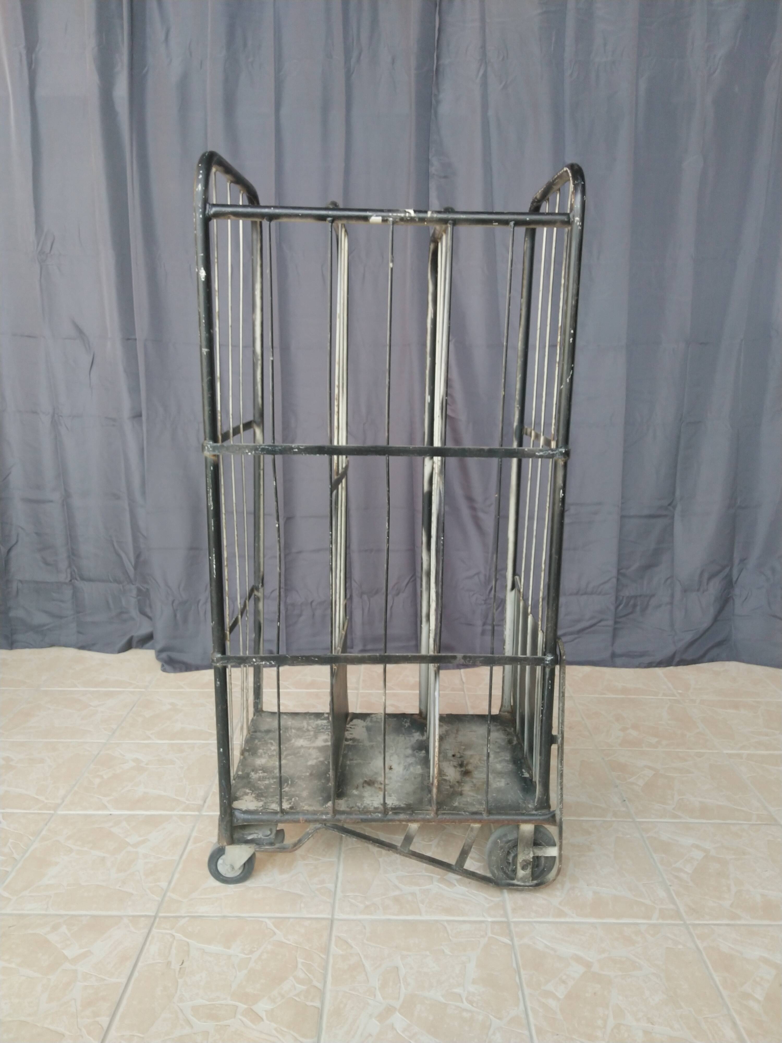 Postal sorting trolley with wheels