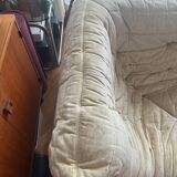 Canapé d’angle Togo ligne Roset en tissu velours beige