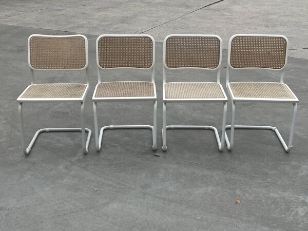 Suite de 4 chaises modèle Cesca b32 en blanc par Marcel Breuer
