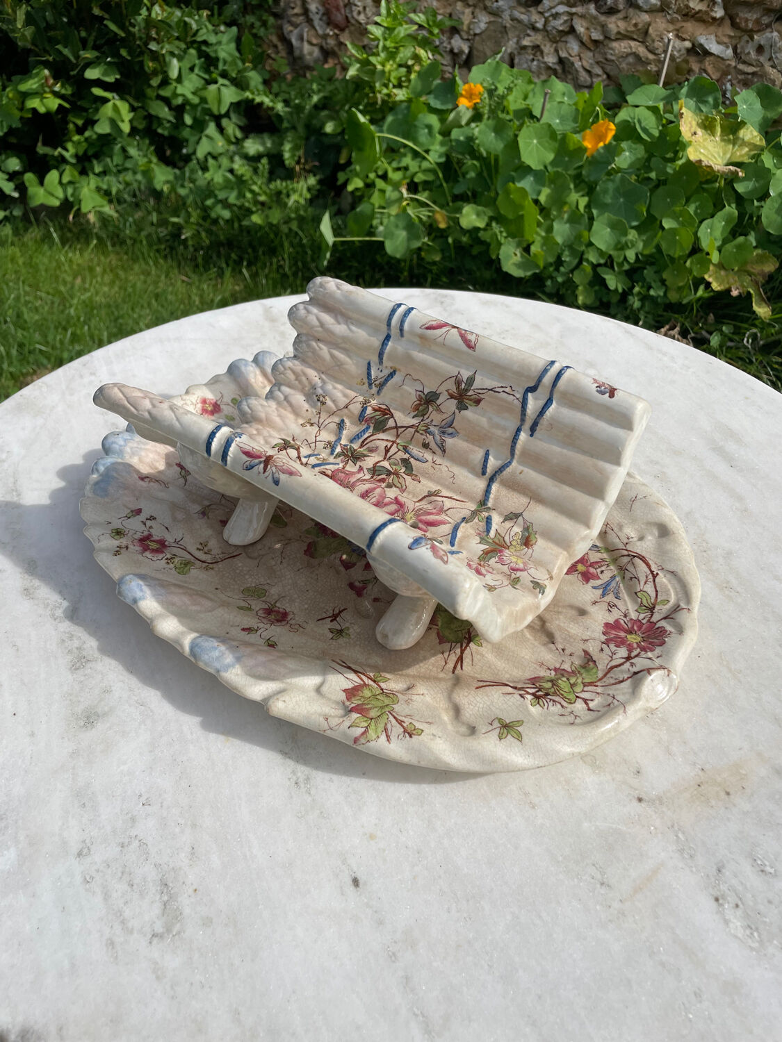 Slush asparagus serving dish.