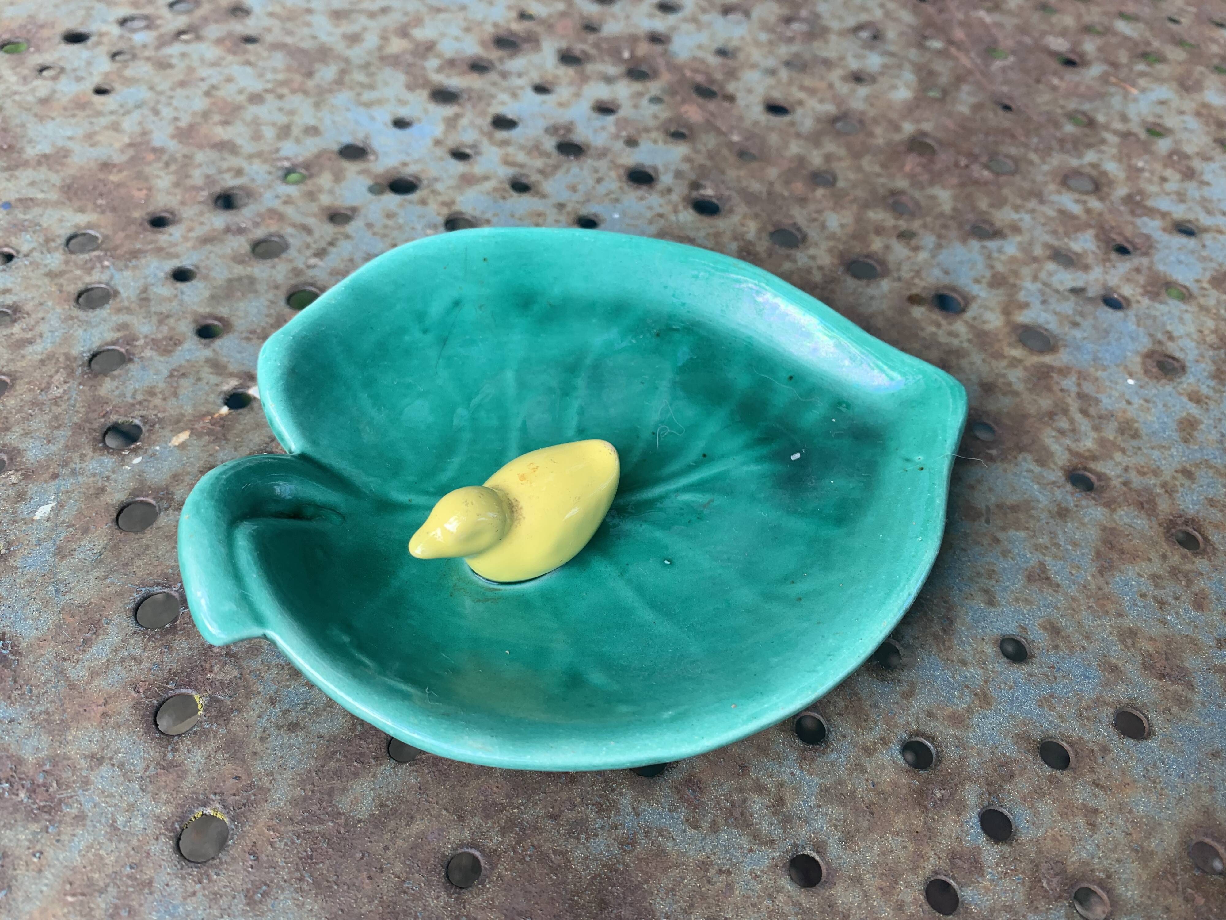 Empty pocket, duck soap dish on green barbotine leaf vintage