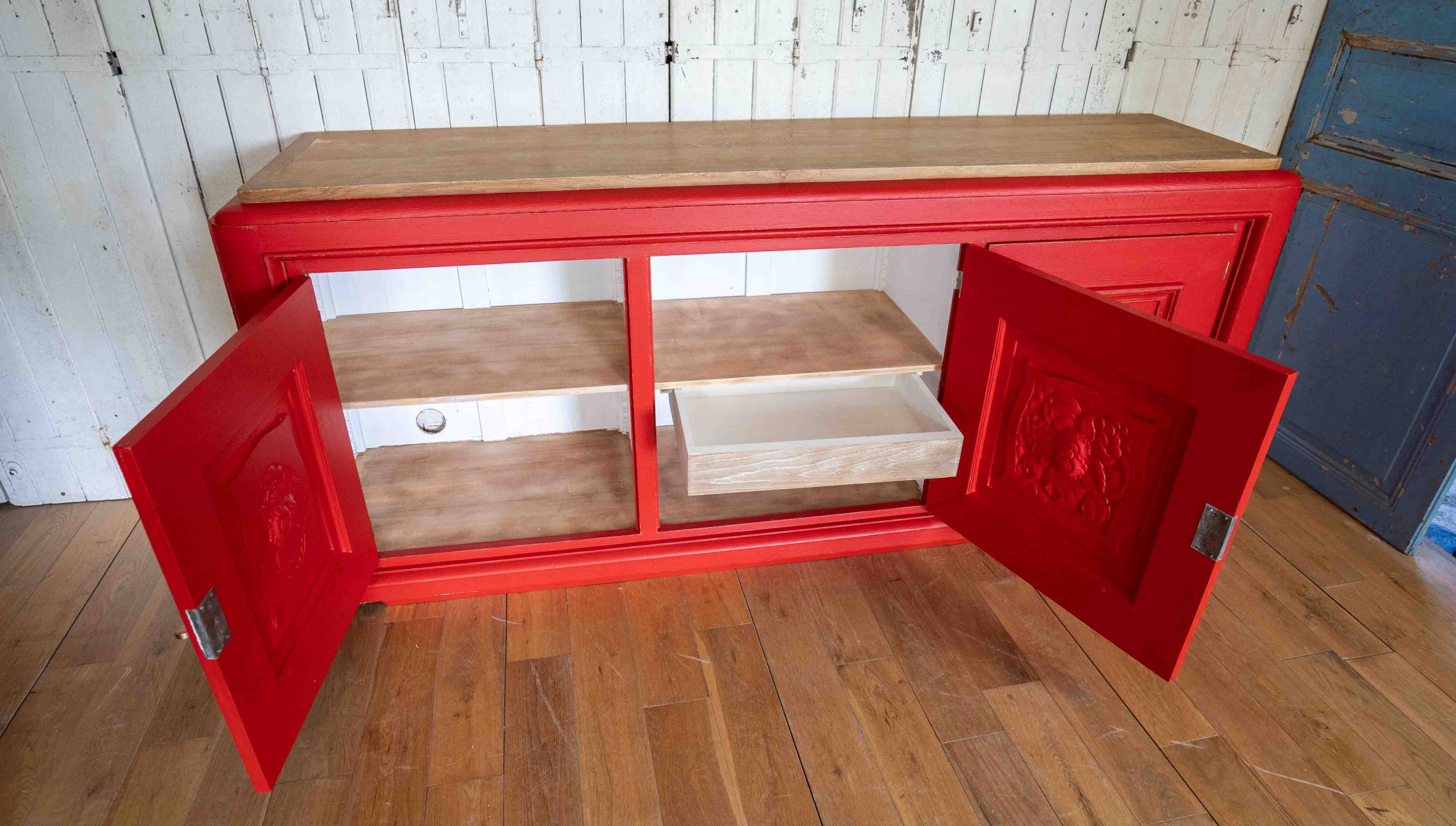 Low sideboard with 3 doors