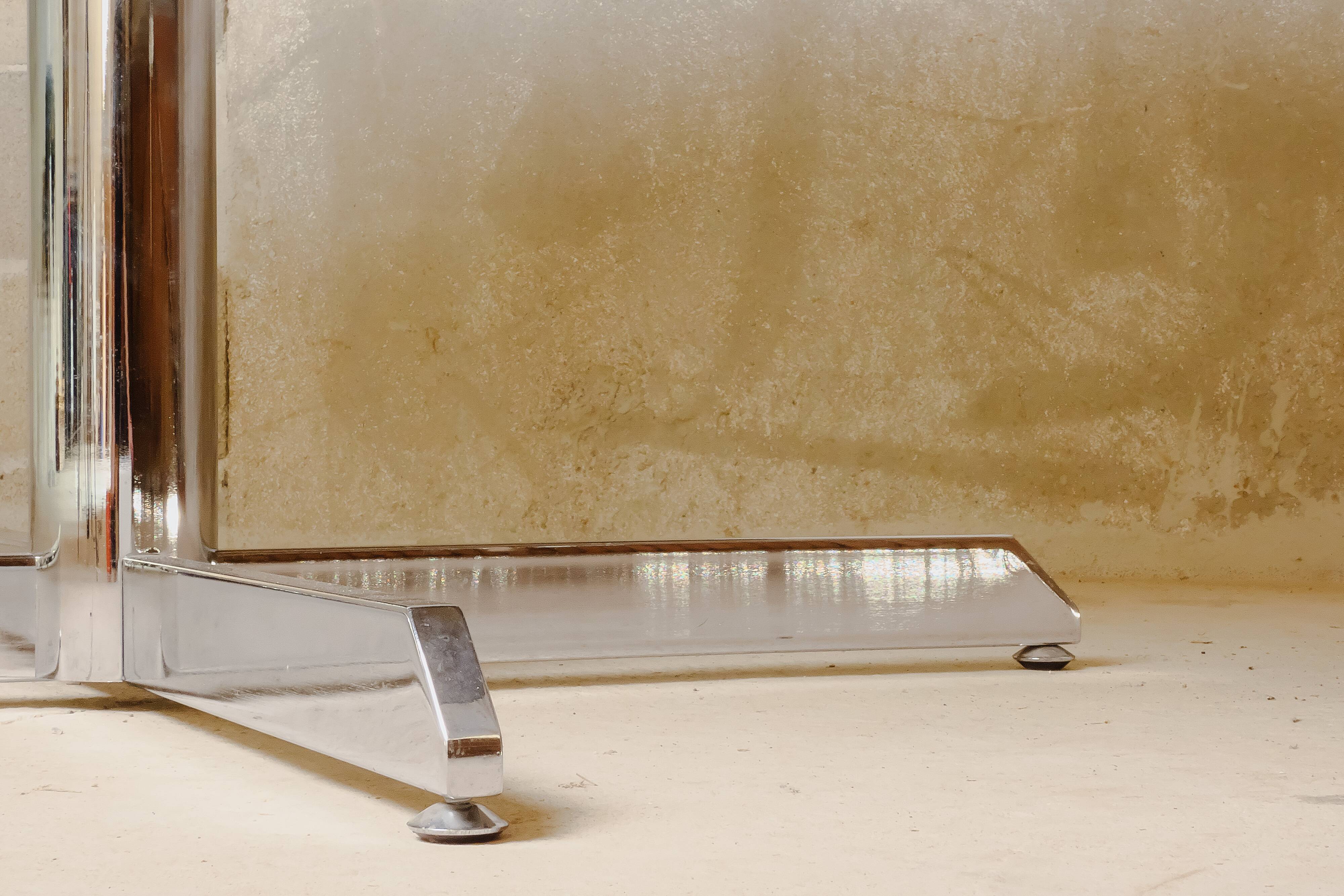 Roche Bobois - Round dining table in smoked glass and chromed steel - c 1975