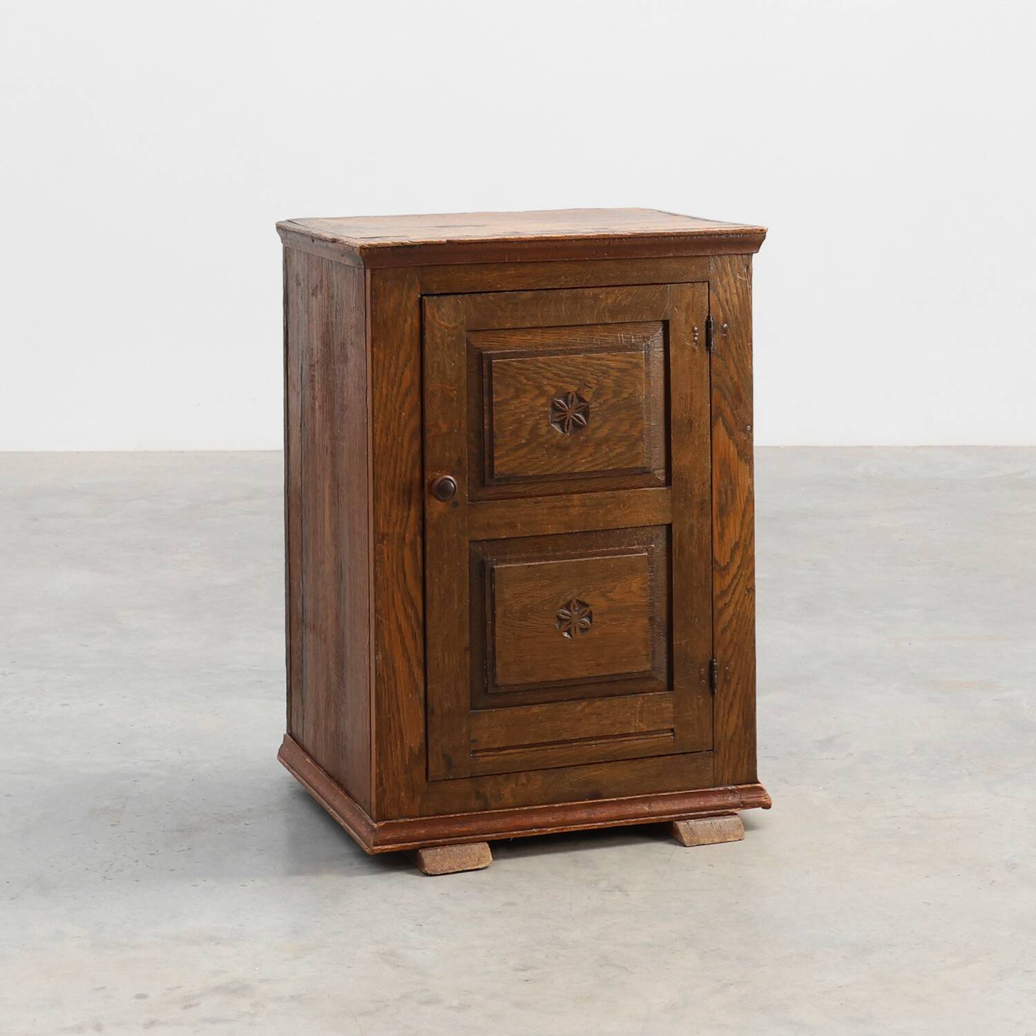 Rustic Solid Oak Cabinet with Geometric Floral Carvings, Belgium – 17th Cen