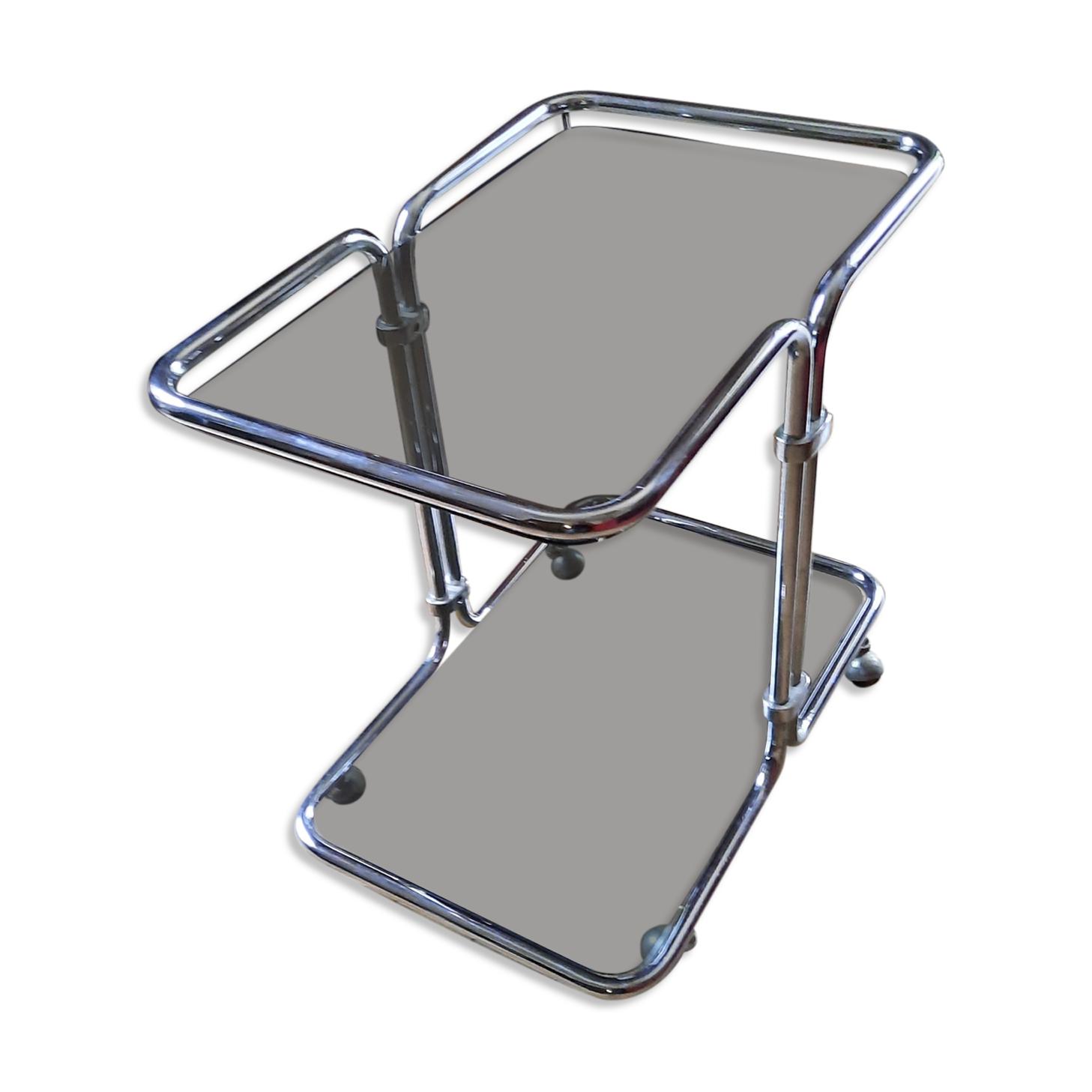 Vintage chrome metal wheel service