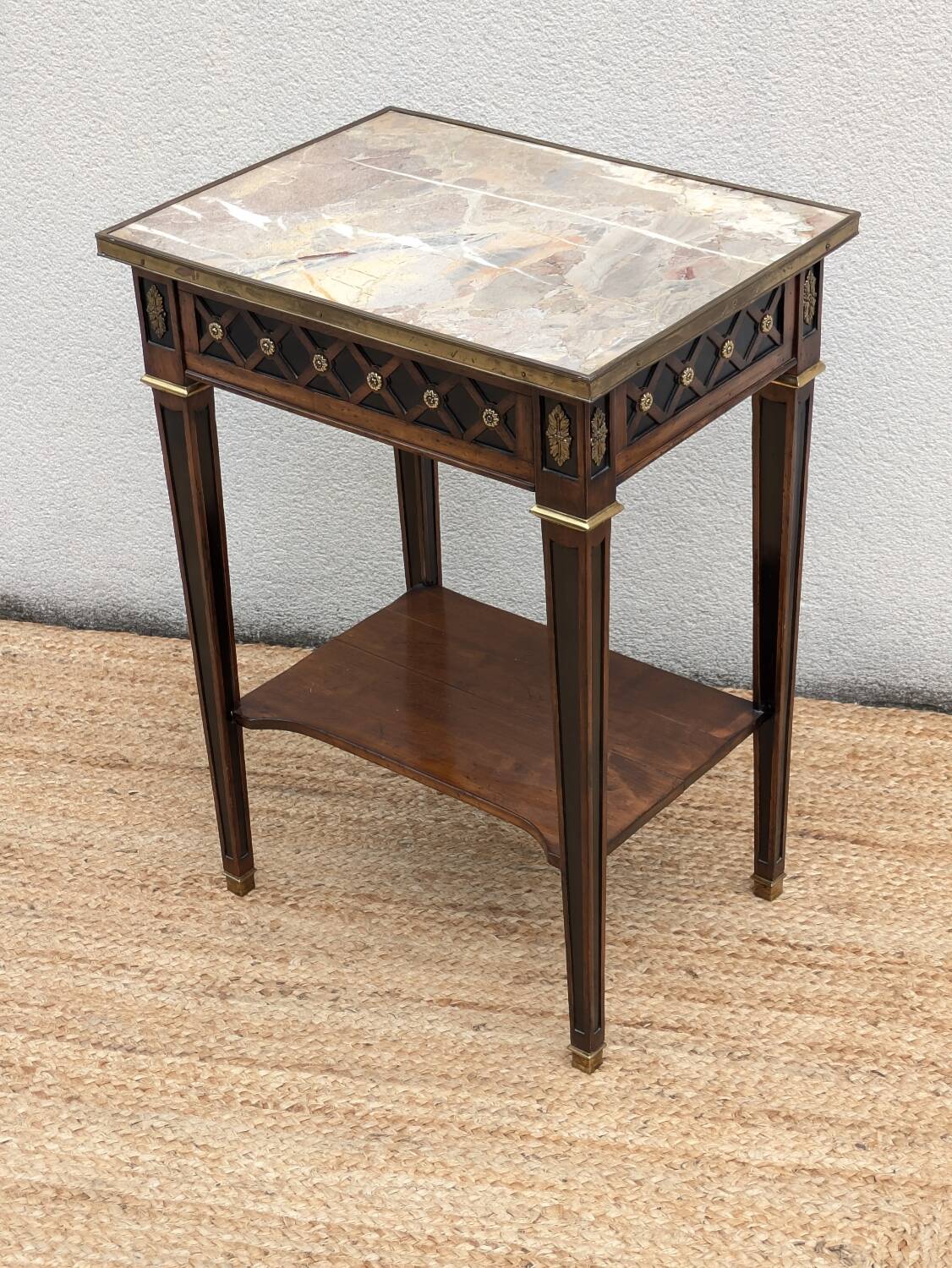 Table d'appoint style Louis XVI, marbre, début XXème, estampillée