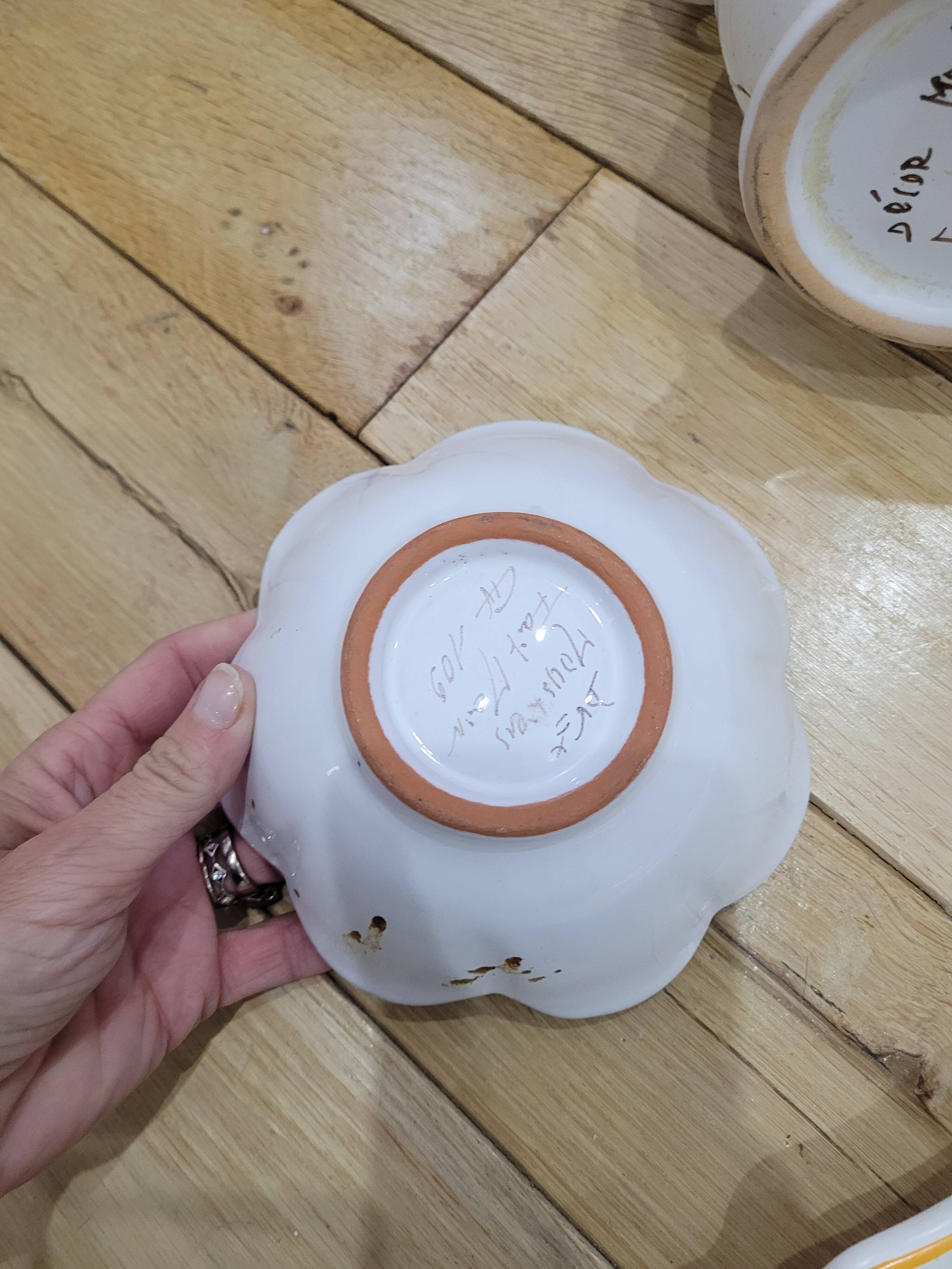 Set of 5 Moustiers porcelain pieces in perfect condition