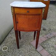 Table de chevet ancienne style Louis XVI