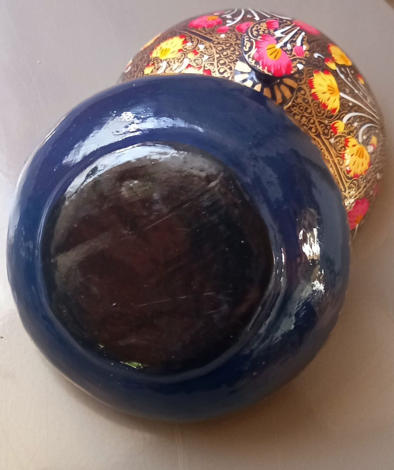 Boîte en papier mâché