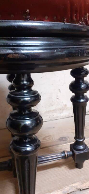 Napoleon III piano stool without its screw