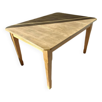 Farm table