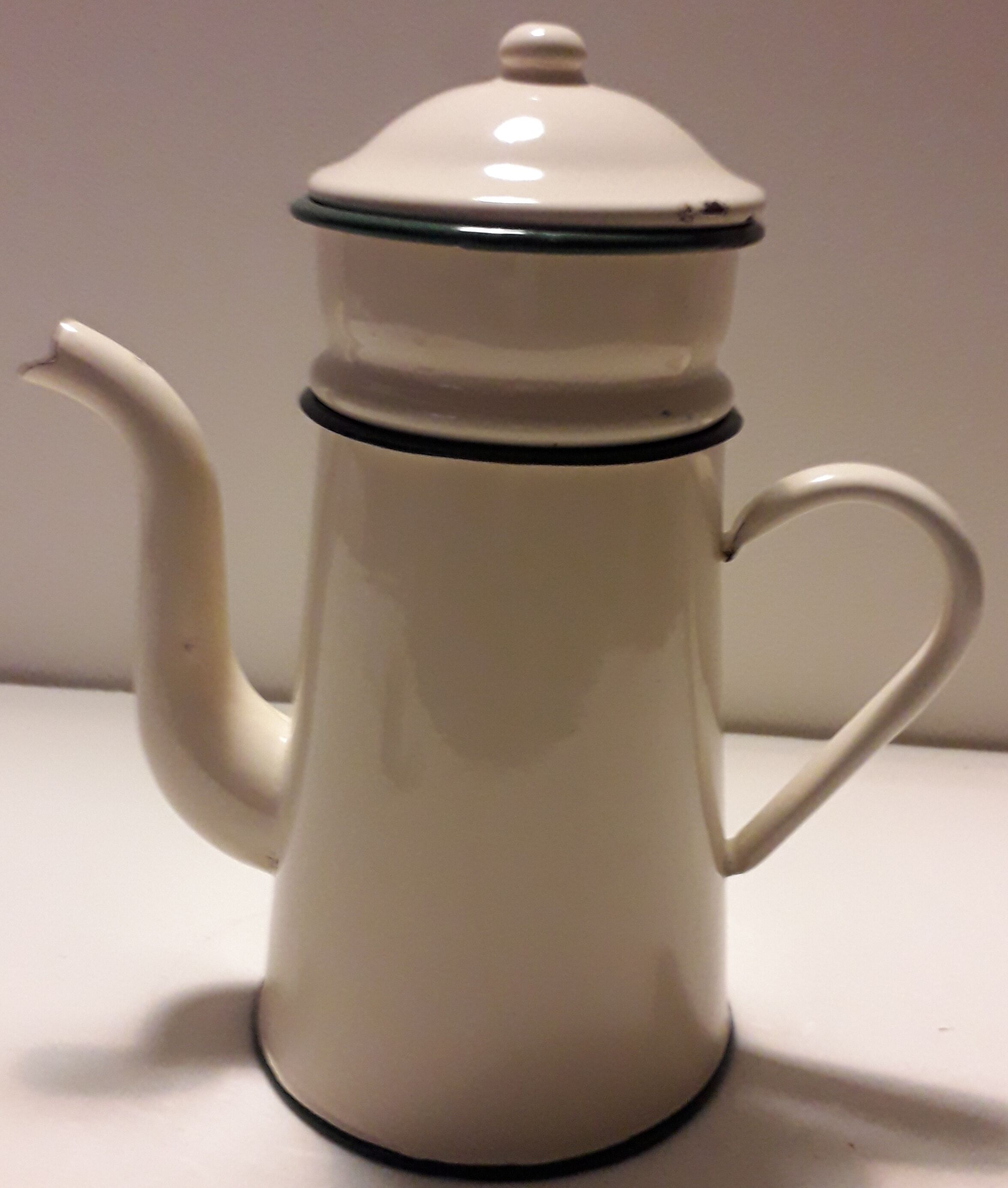 enamelled coffee maker ecru and green