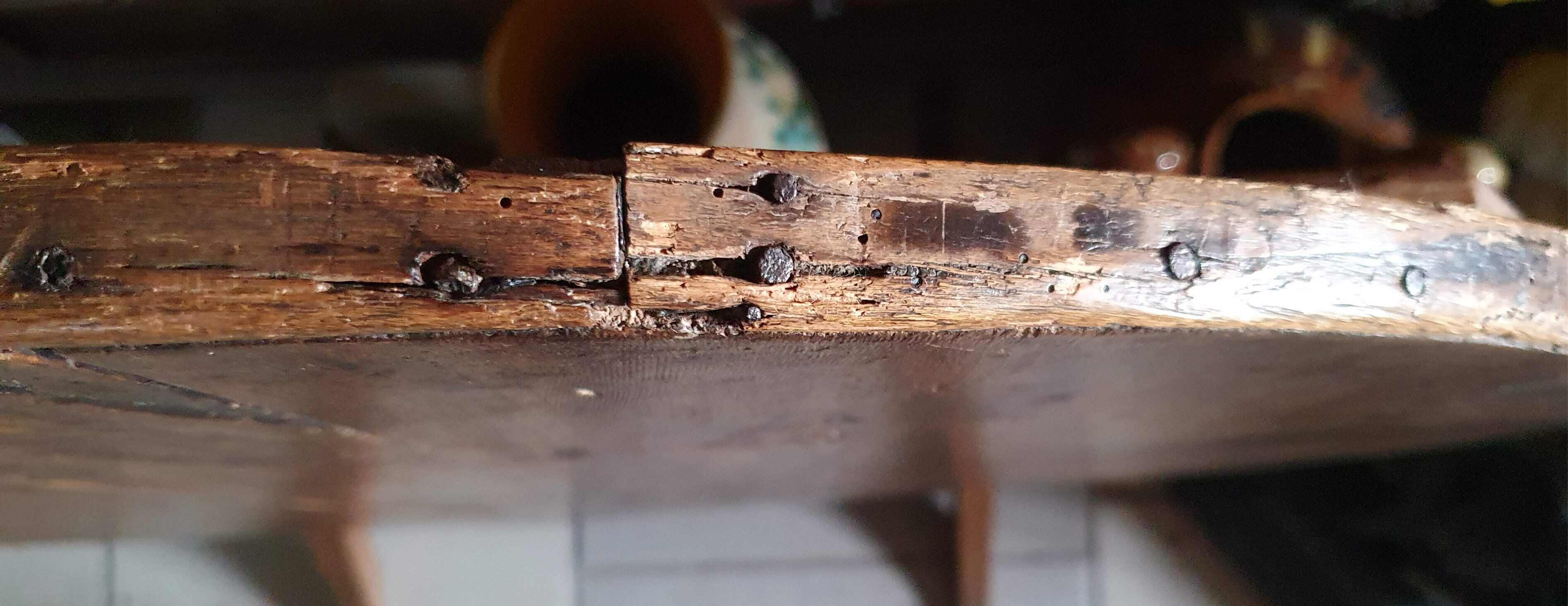 Oak winegrower's table