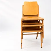 Ensemble de 4 chaises empilables "Austro" par Franz Schuster