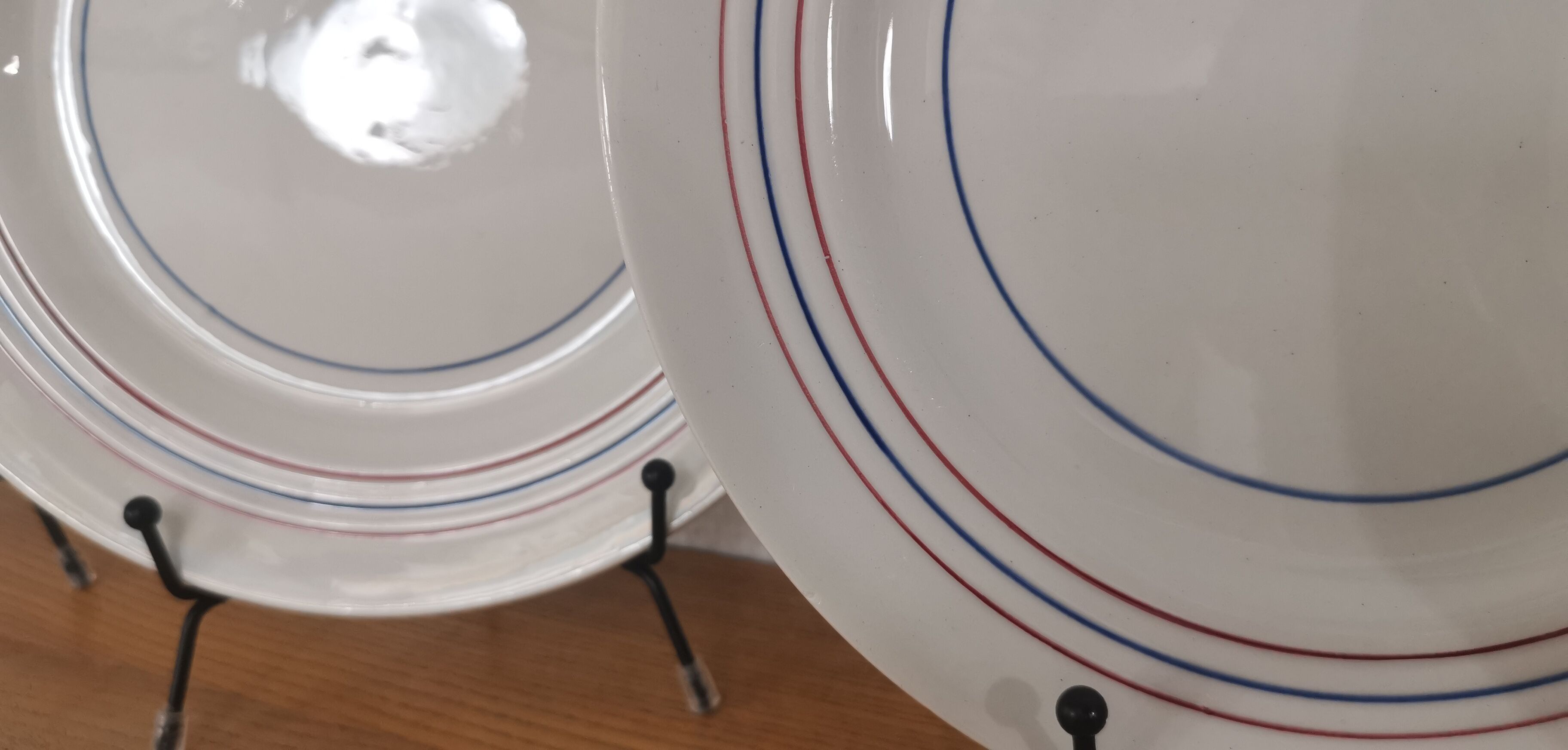 Set of 7 flat plates CERANORD St AMAND décor blue and red lines French Antique