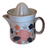 Lemon squeezer and its vintage ceramic pot