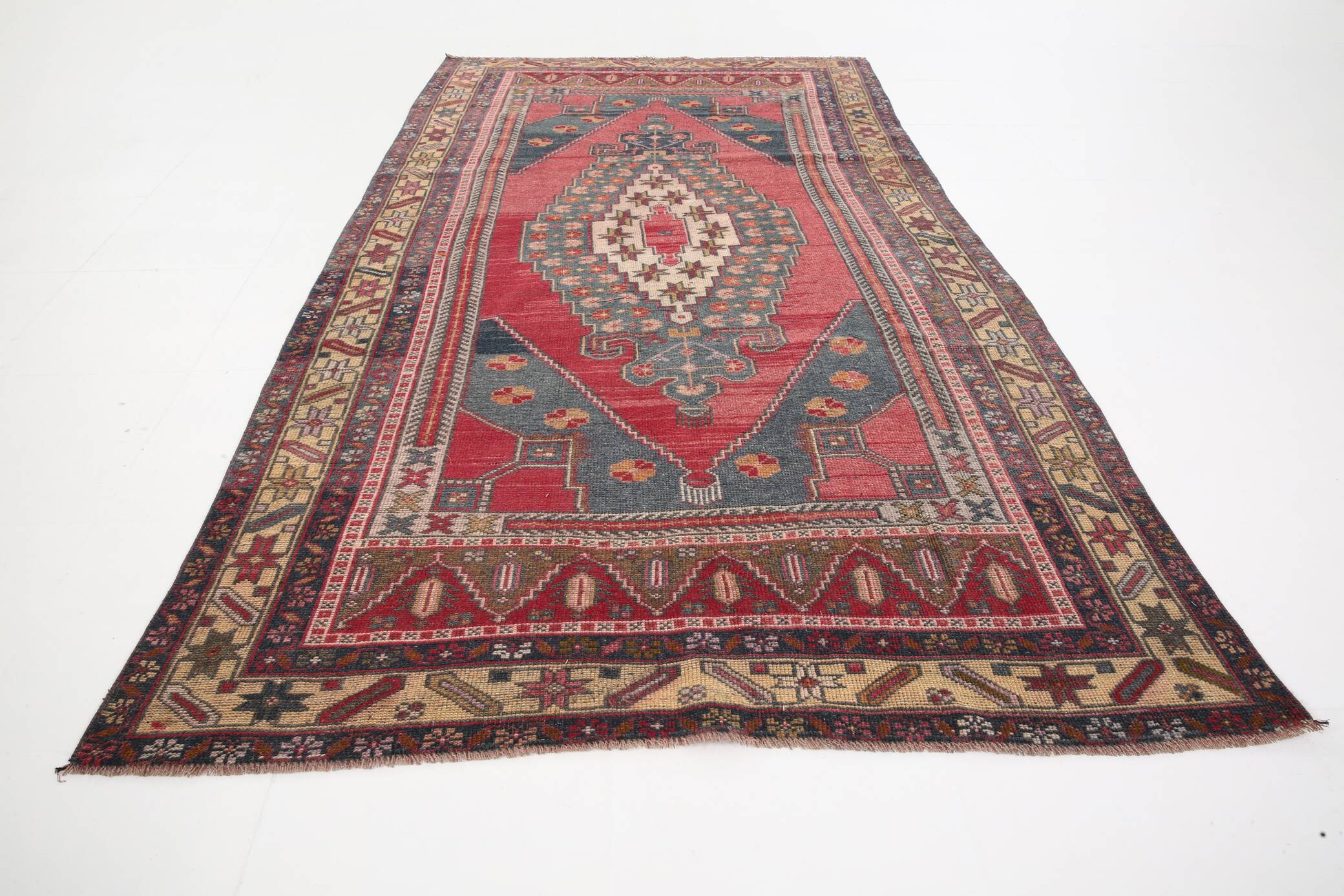 5x9 Red & Cream Classic Persian Rug, 152x271Cm