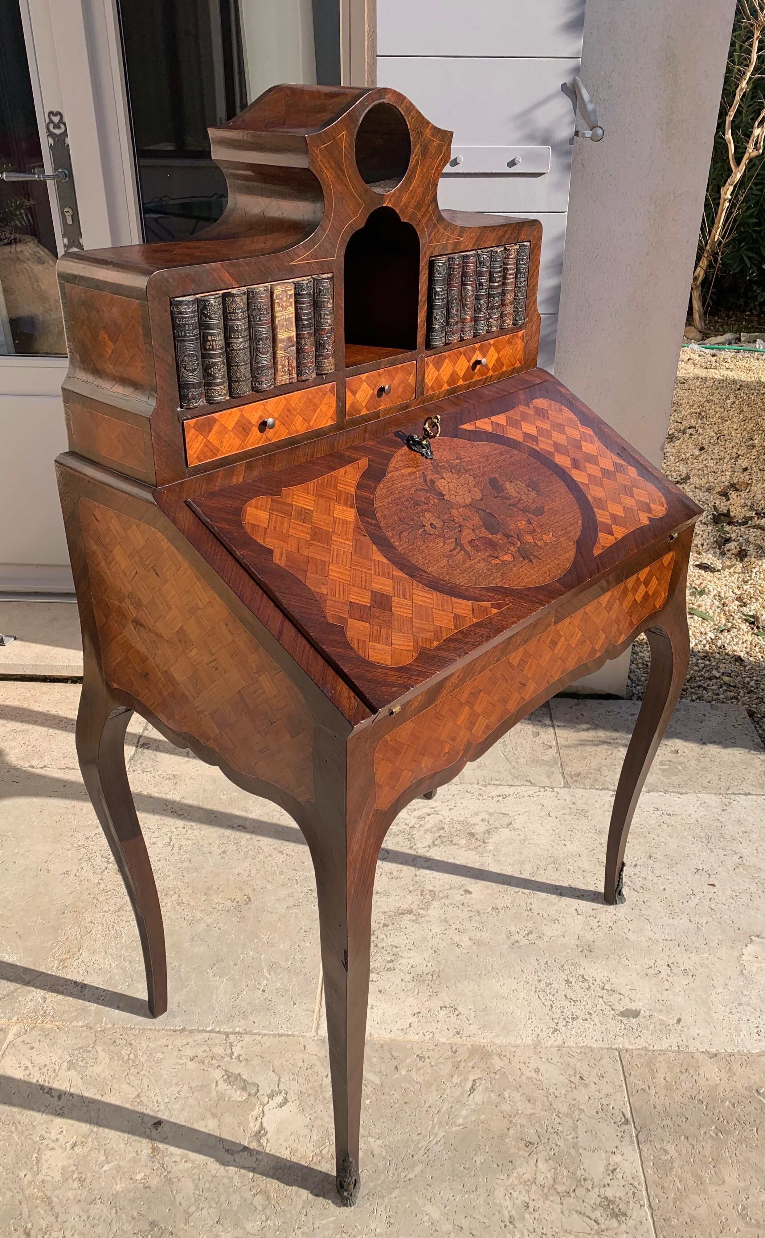 Happiness of the day style Louis XV of the nineteenth century in marquetry