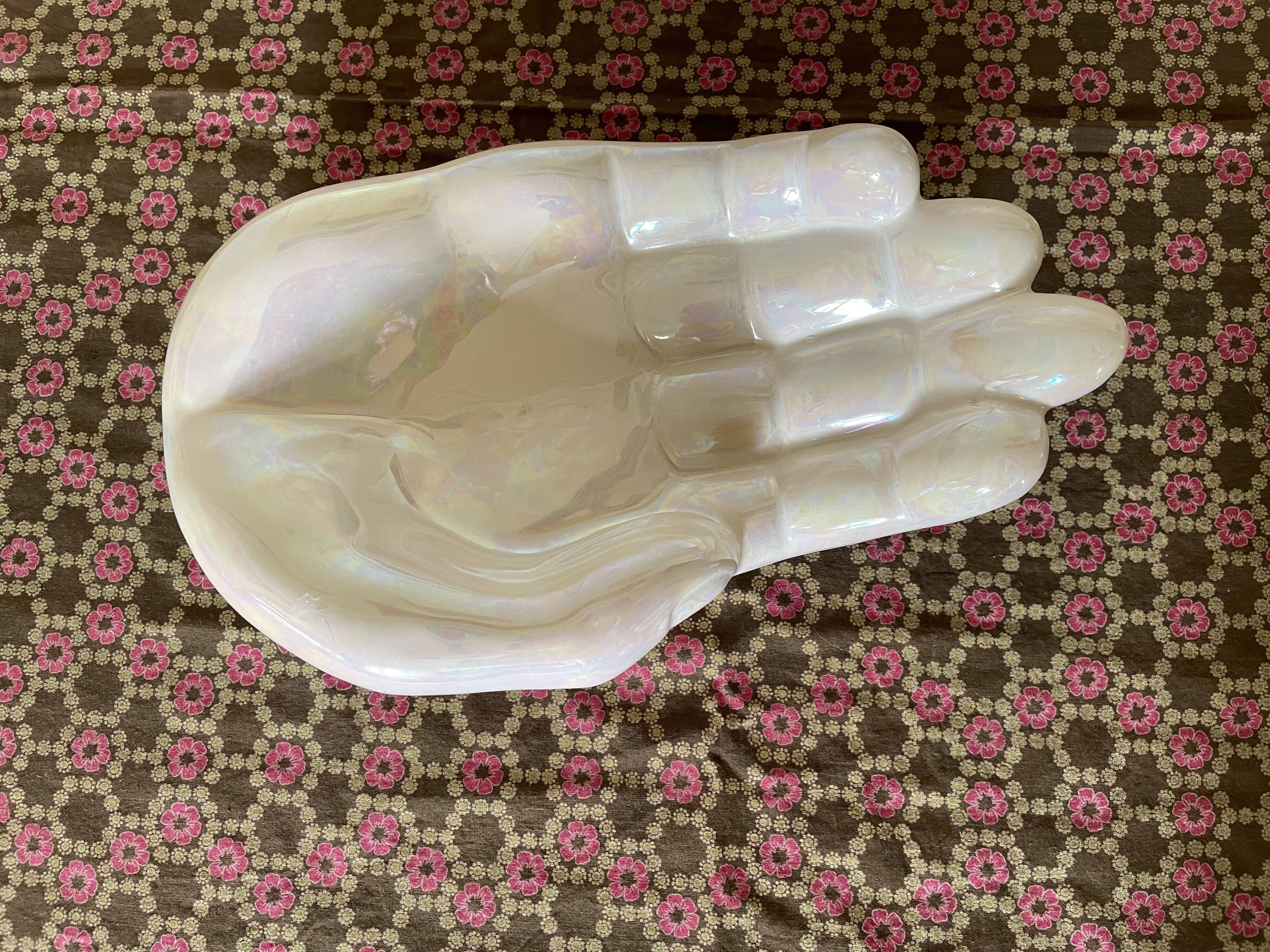 Empty ceramic hand pocket 1970