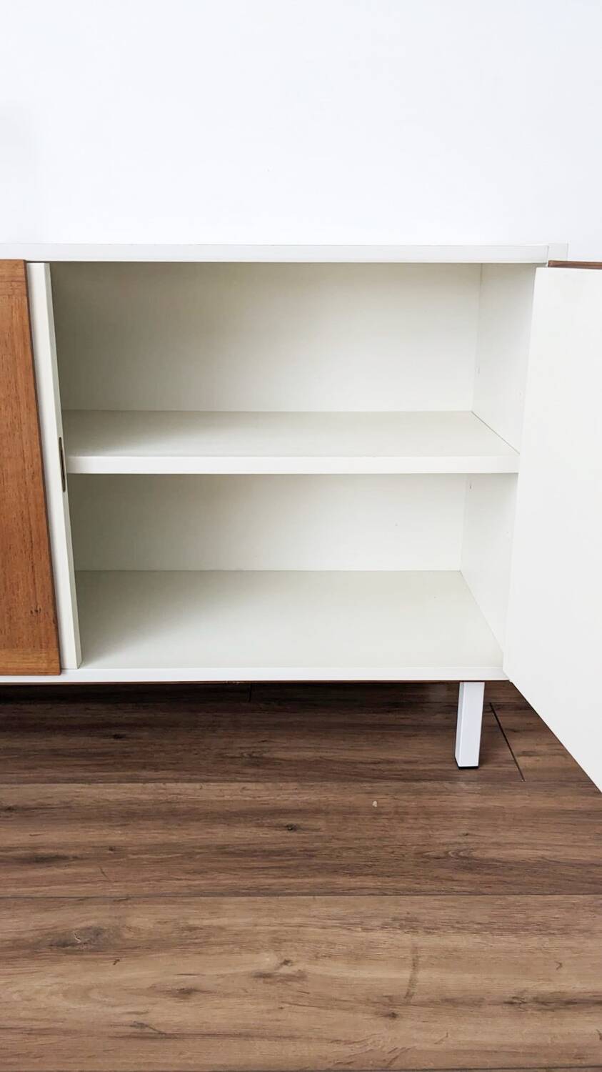 Vintage 2-door sideboard