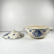 Half-porcelain soup tureen from Badonviller, blue flower pattern, early 20th century.