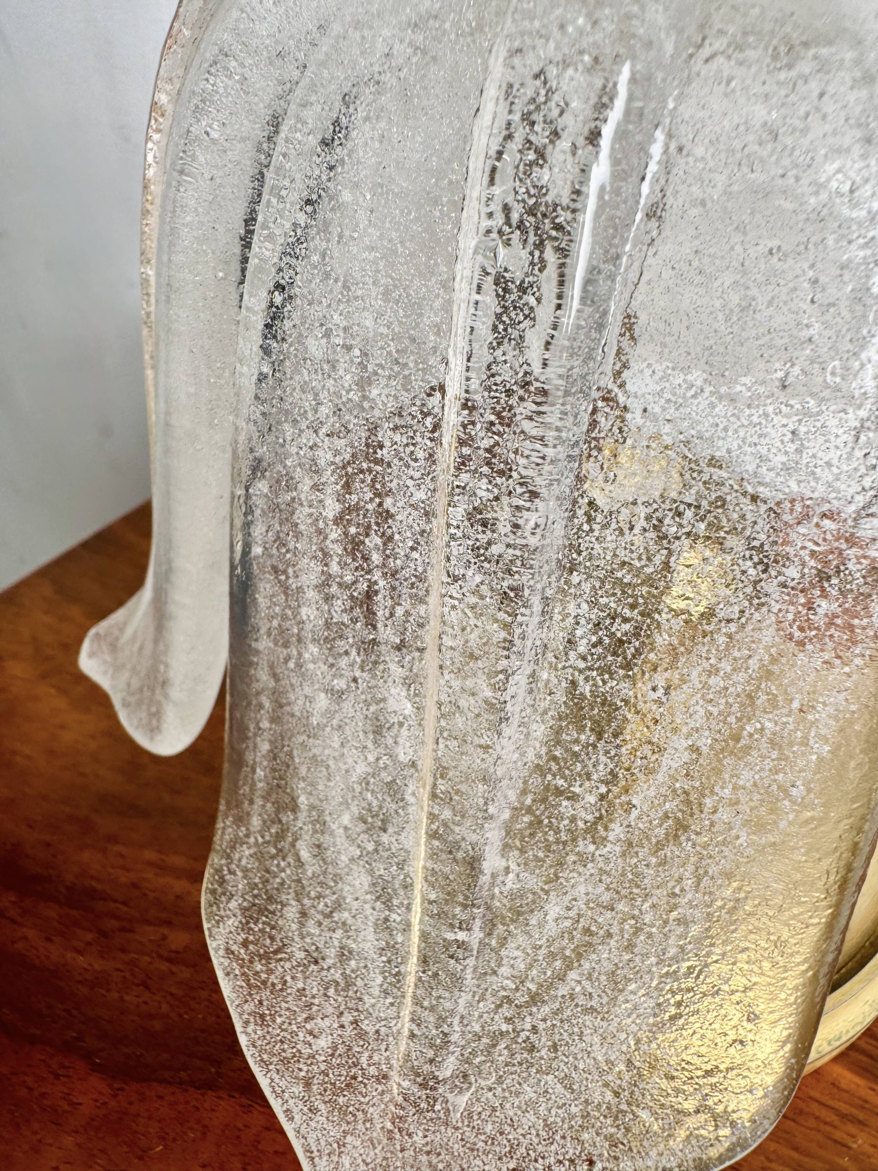 Lampe de table en laiton vintage et verre en forme de feuille