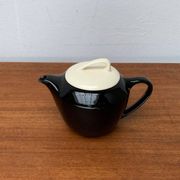 Postmodern ceramic teapot or coffee pot by Pagnossin, Italy, 1980s.