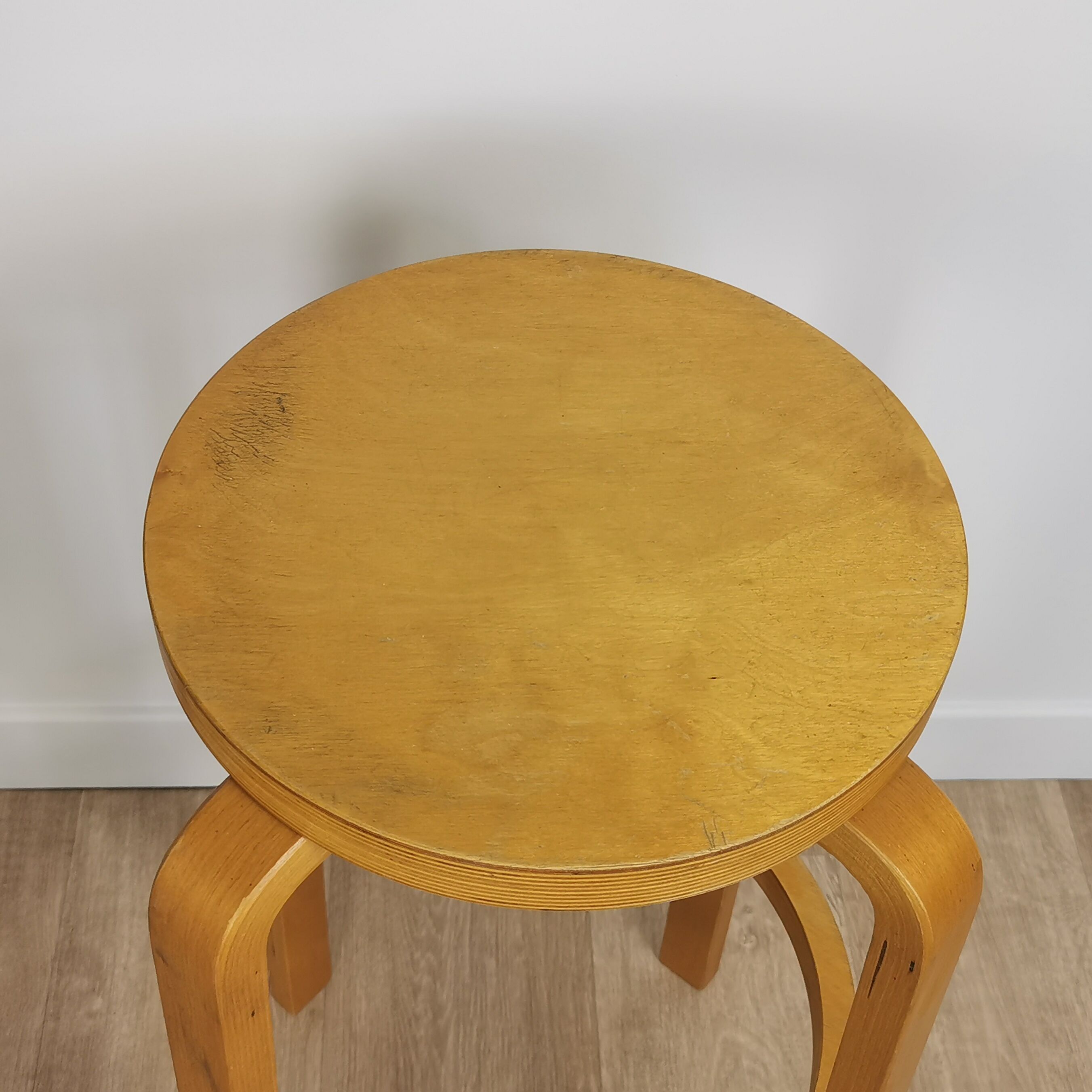 Laminated wooden stools