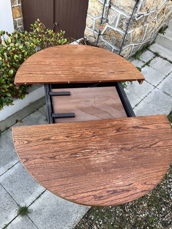 Ensemble table ronde extensible et 4 chaises Baumann