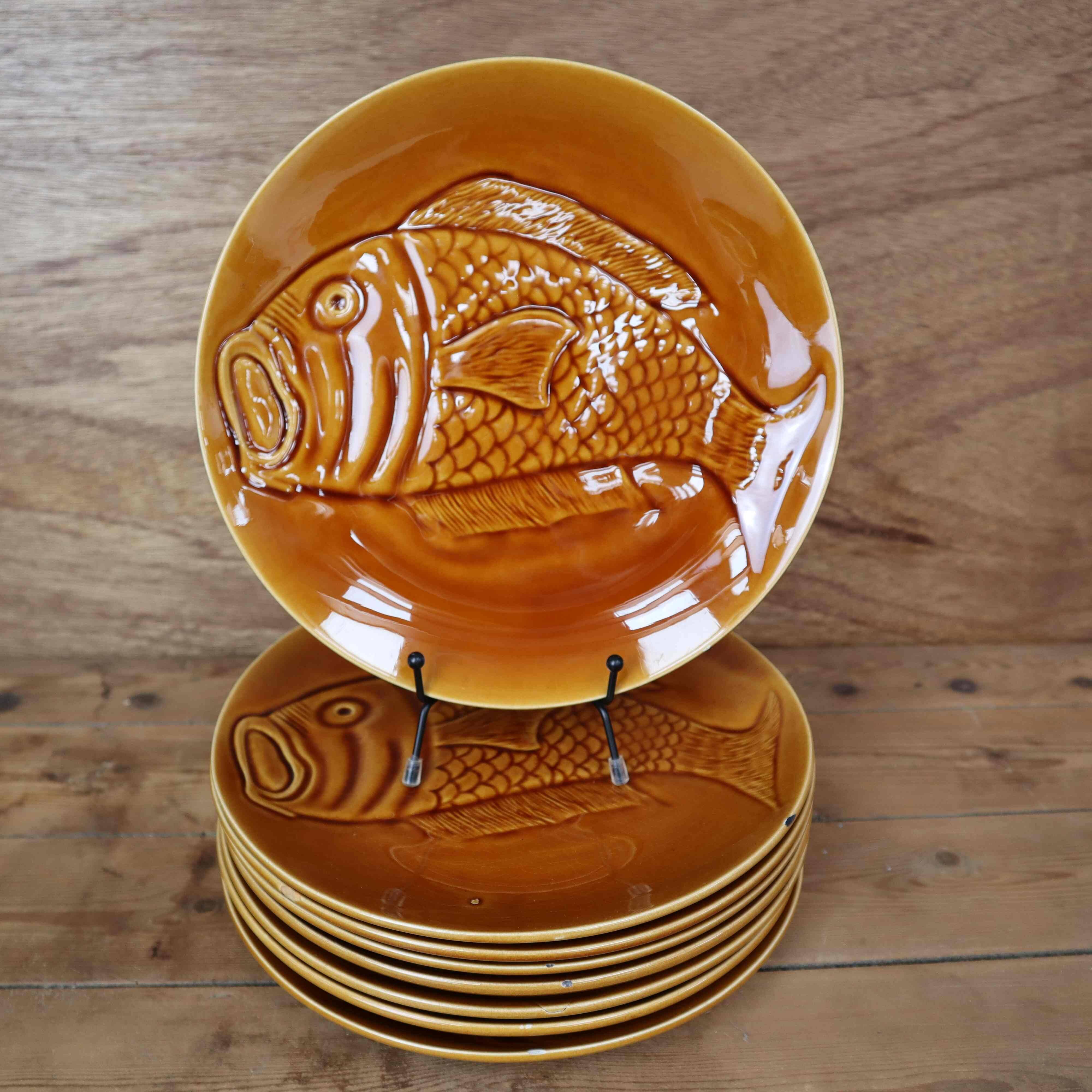 8 glazed flat plates with vintage fish decoration Saint Amand