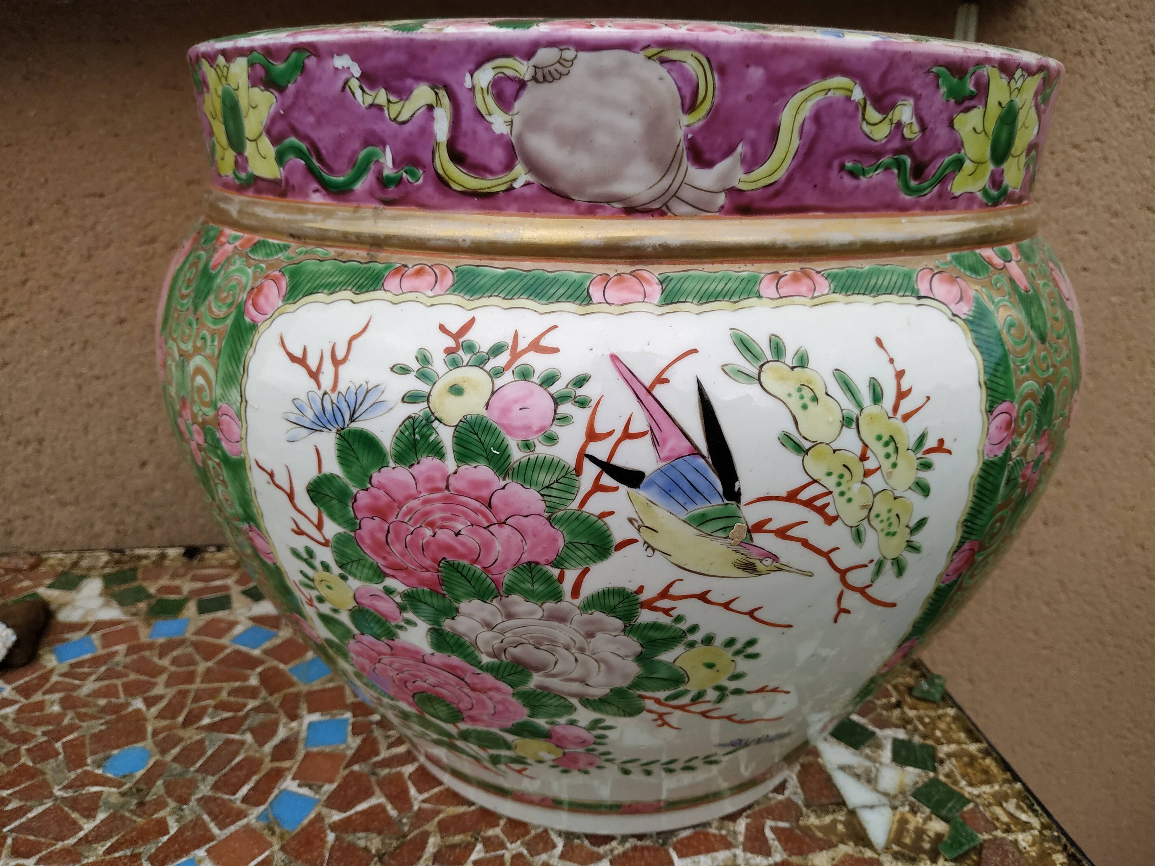 Jar in the style of Canton mid-20th
