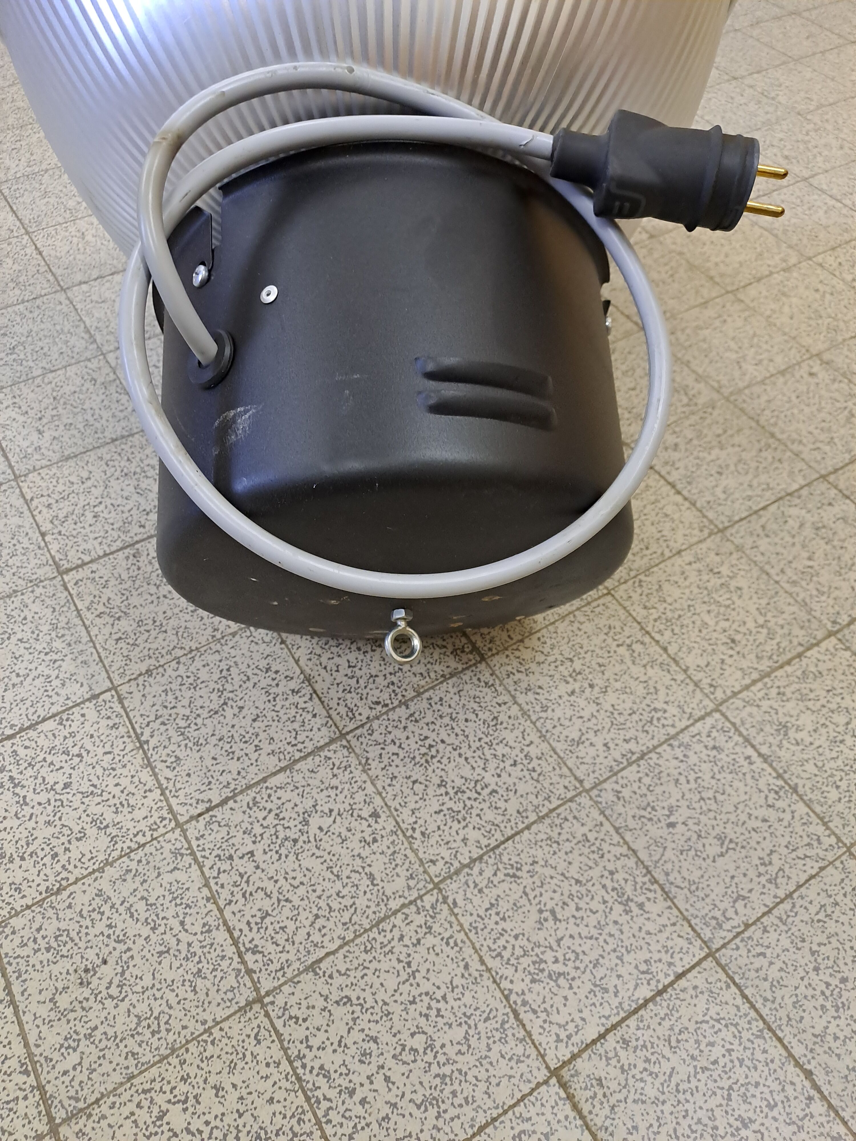 1 industrial spot, 400 watt loft style