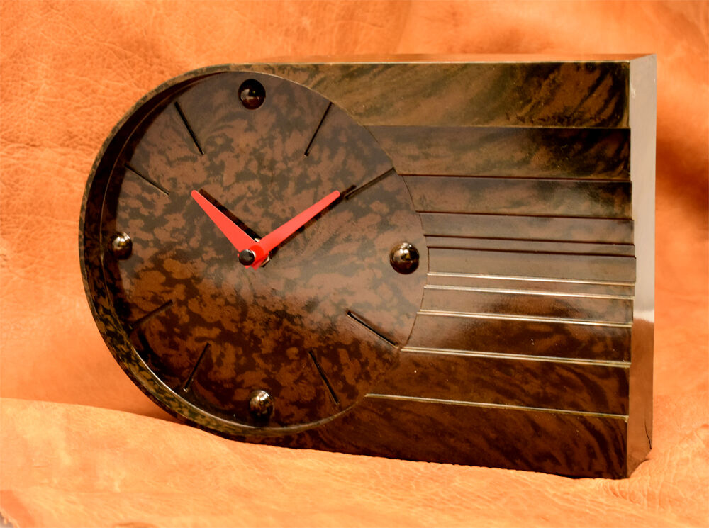 Bakelite clock