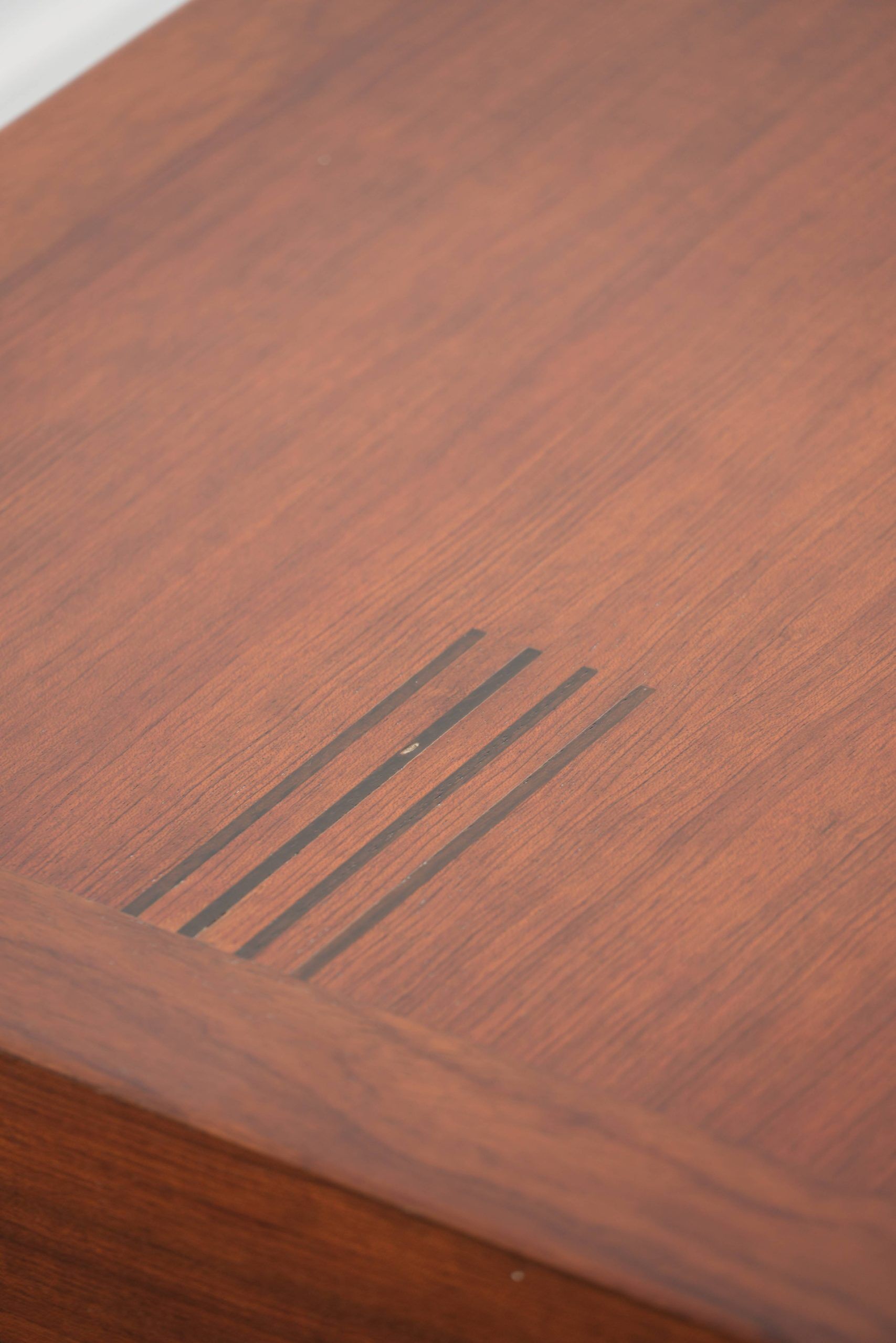 Table basse Art Déco carrée en bon état