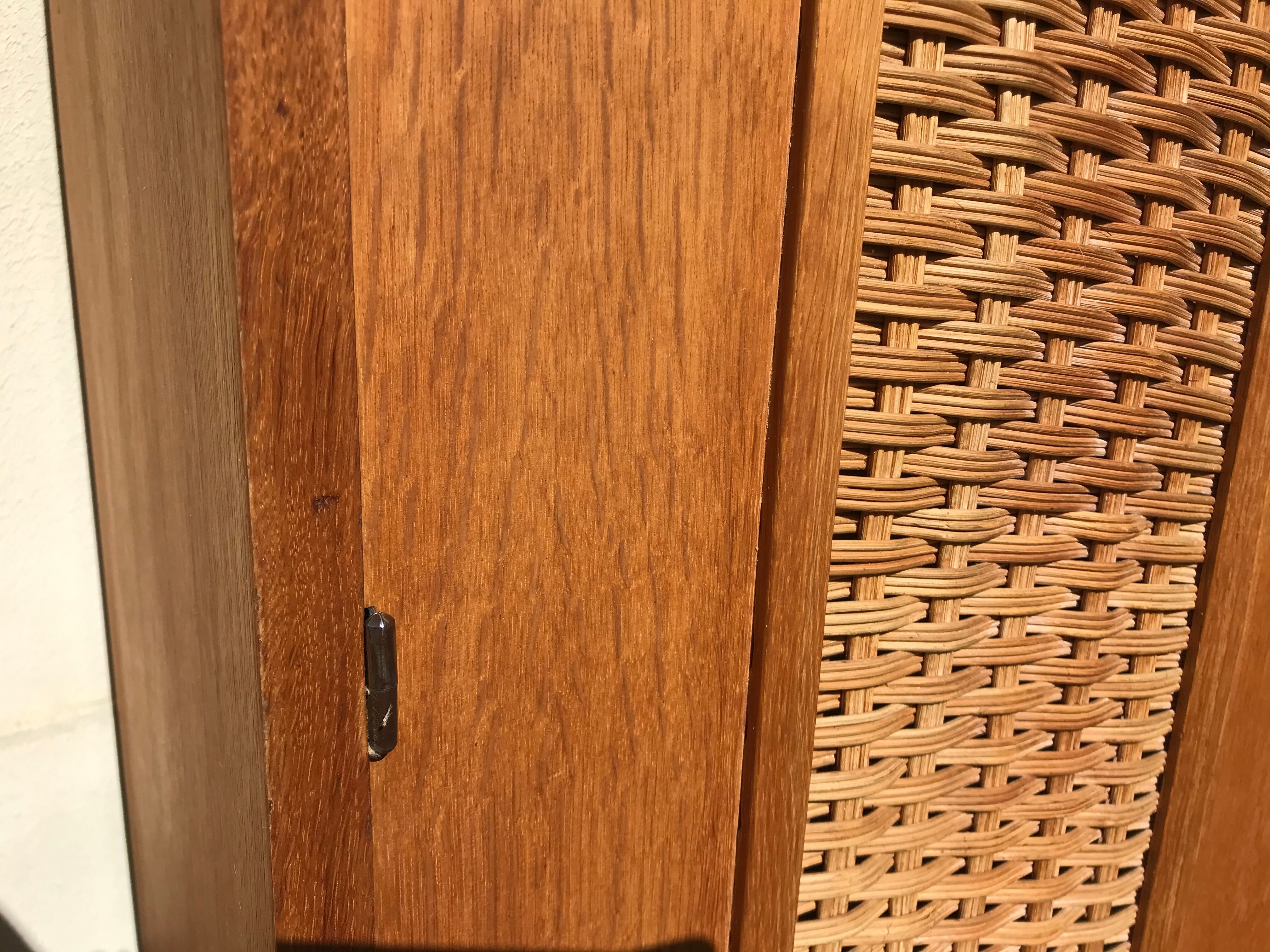 Vintage chene and rattan cabinet 60