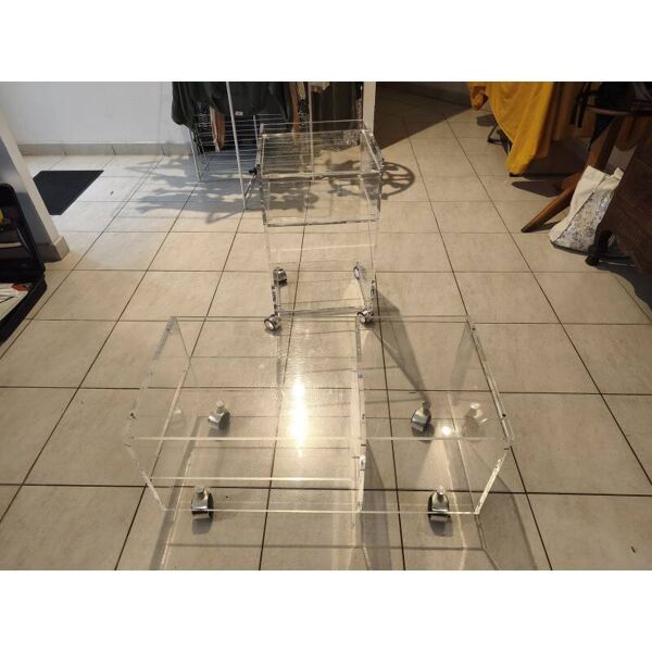 2 meubles vintage en plastique transparent