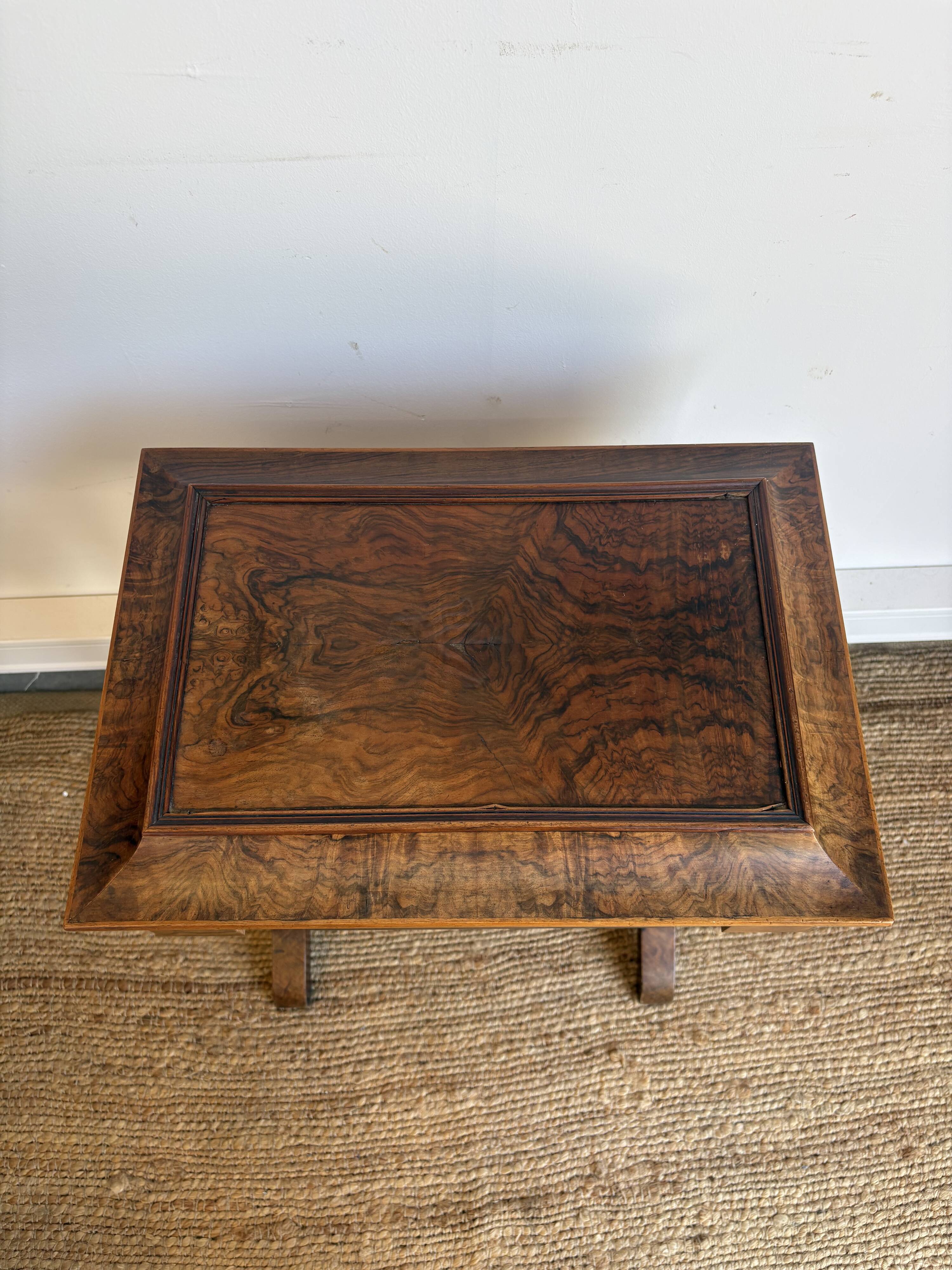 Louis XIII style work table in walnut – Late 19th century