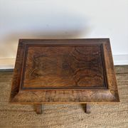 Table à ouvrage de style Louis XIII en noyer – Fin XIXᵉ siècle