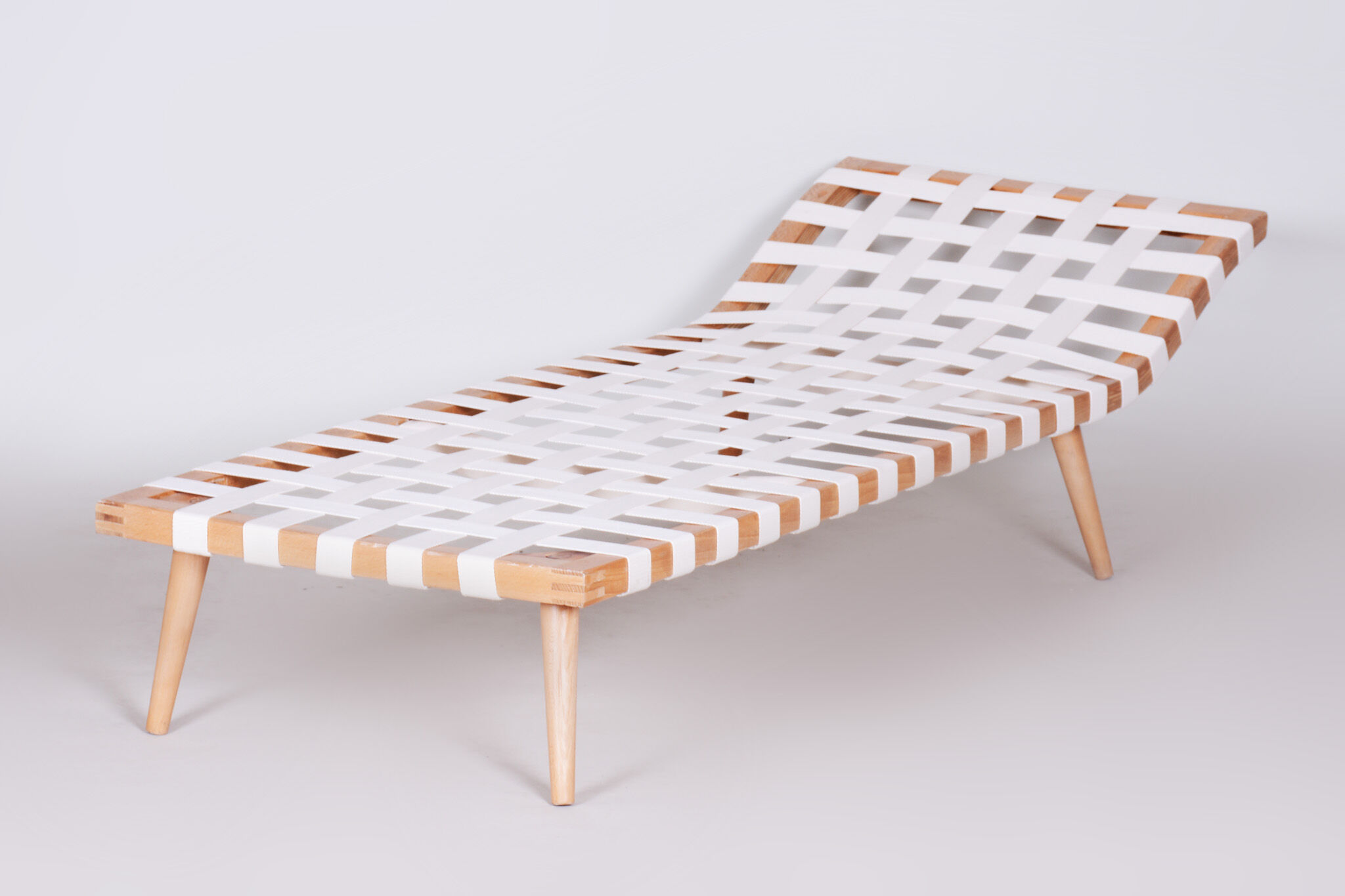 Blanc Jan Vanek Cheslong fabriqué en Tchéquie des années 1950 - Restauré