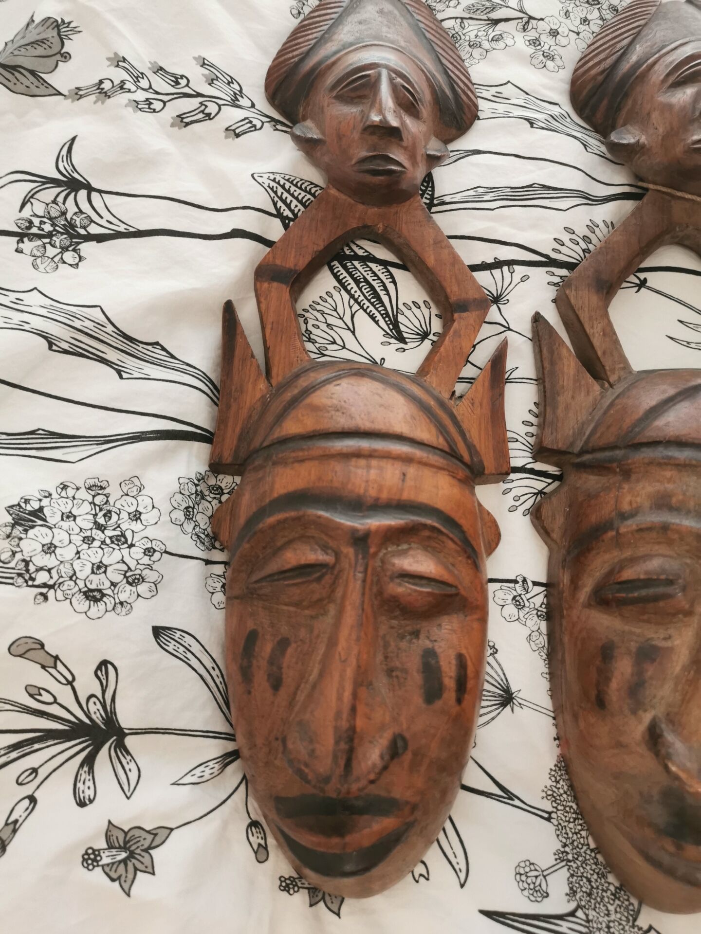 Couple de masques Sculptés en bois Afrique 1950