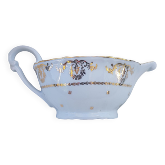 Porcelaine du berry gravy boat