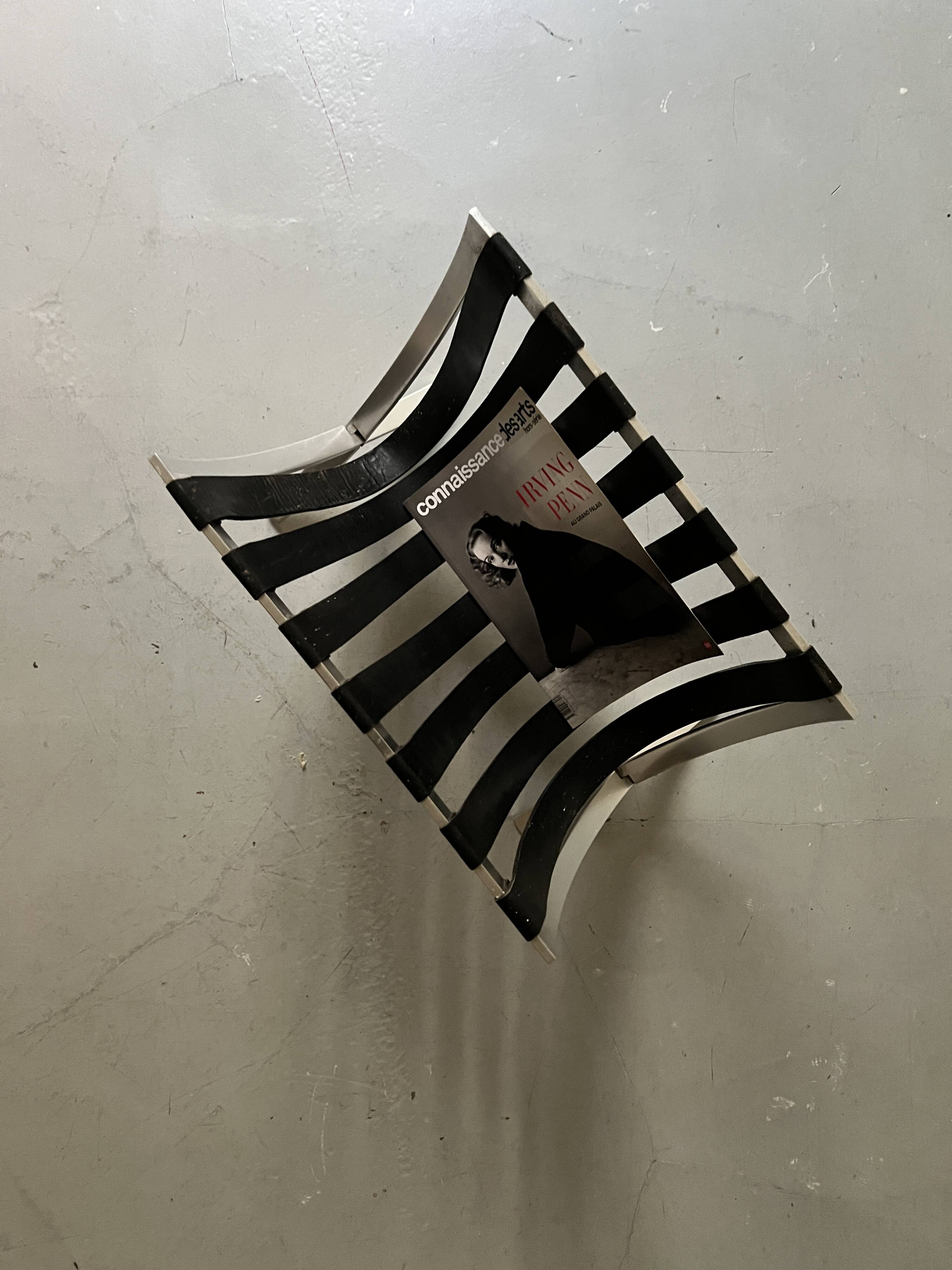 Large Barcelona magazine rack in chrome and leather straps, design circa 1970