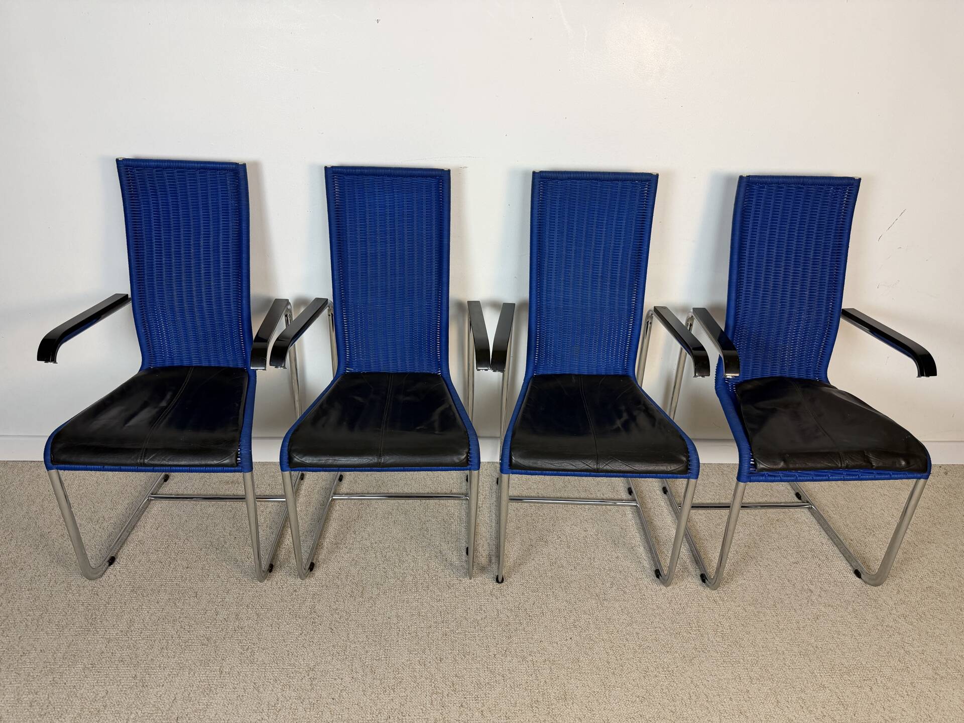 4 chaises Cantilever D25 Marcel Breuer pour Tecta – Bauhaus