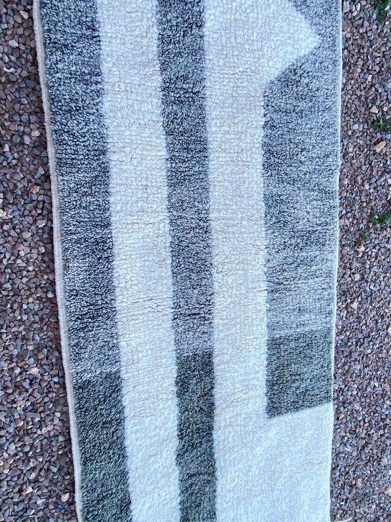 Handmade runner rug 400cm x 70cm