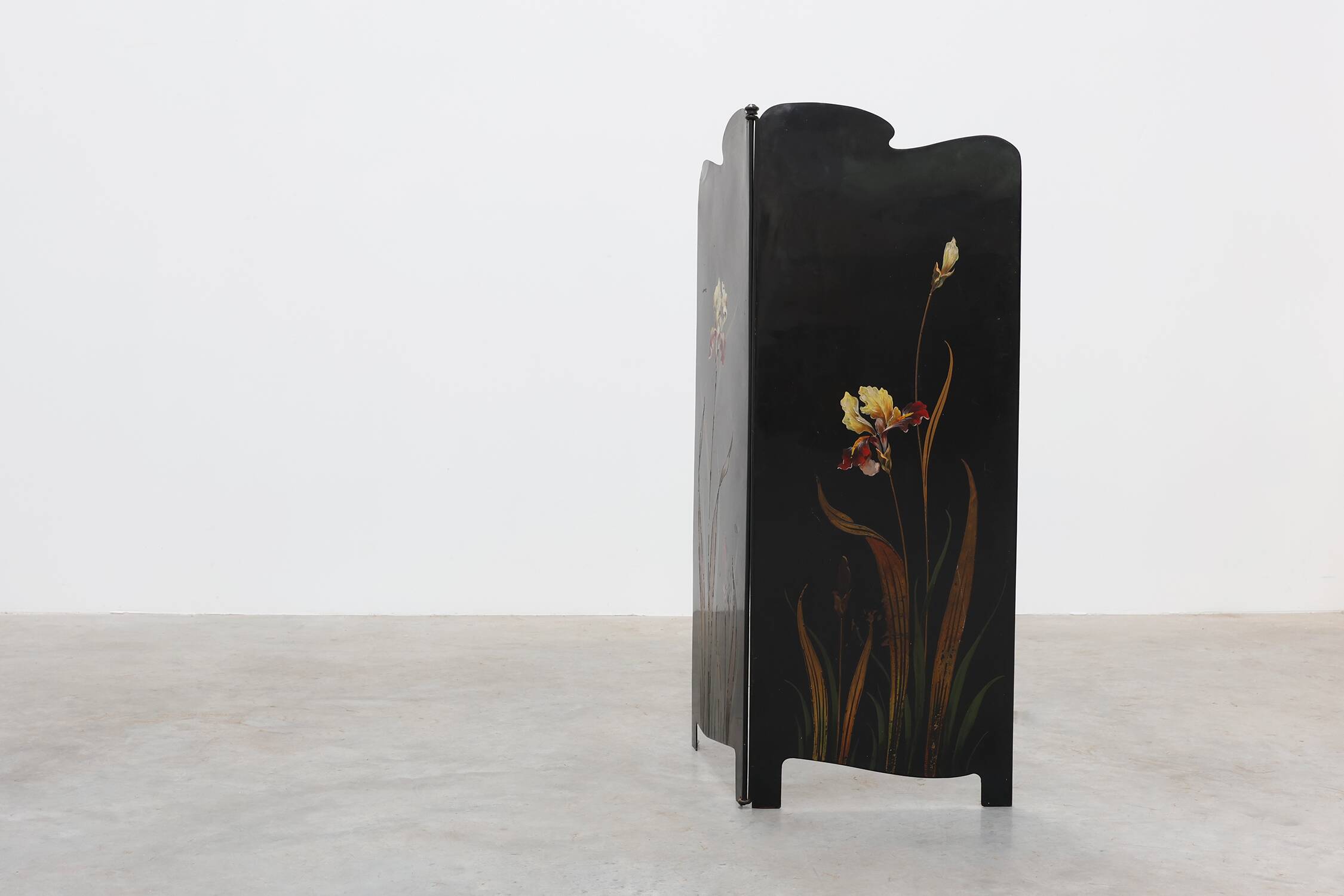 Art Nouveau Black Lacquered Two-Panel Screen with Hand-Painted Irises, Fran