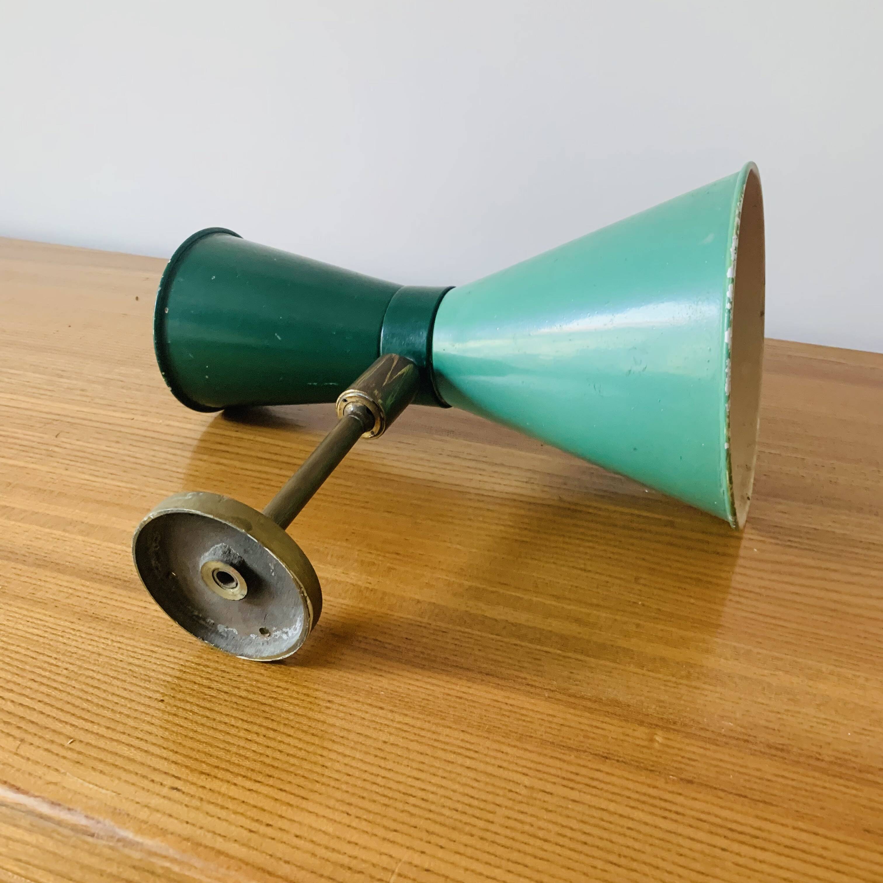 Diabolo wall light