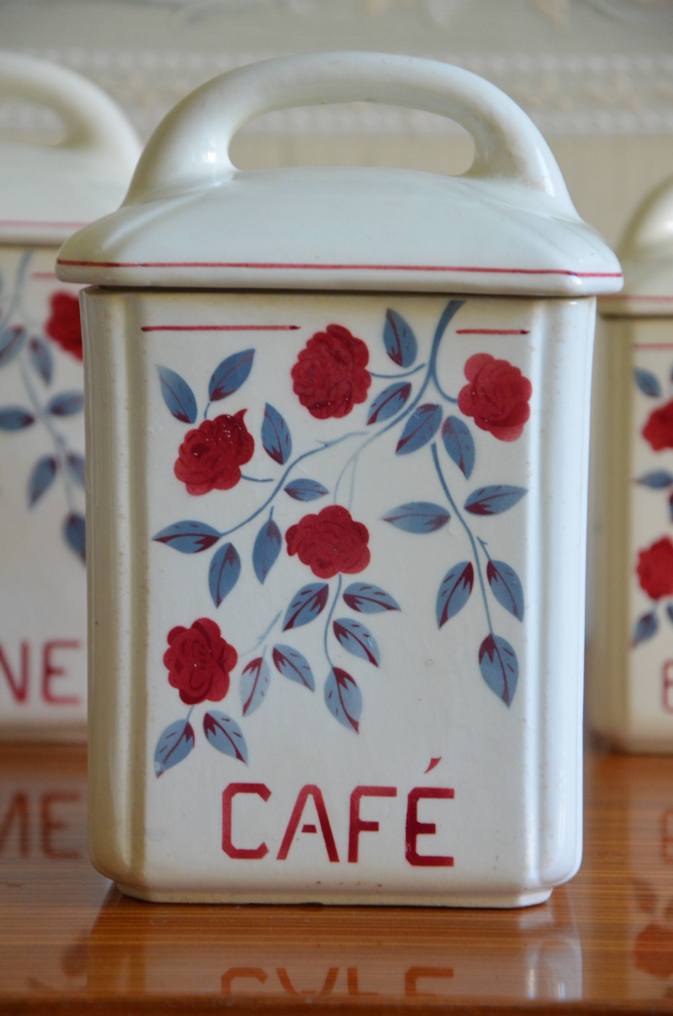 Lot of 6 porcelain spice jar